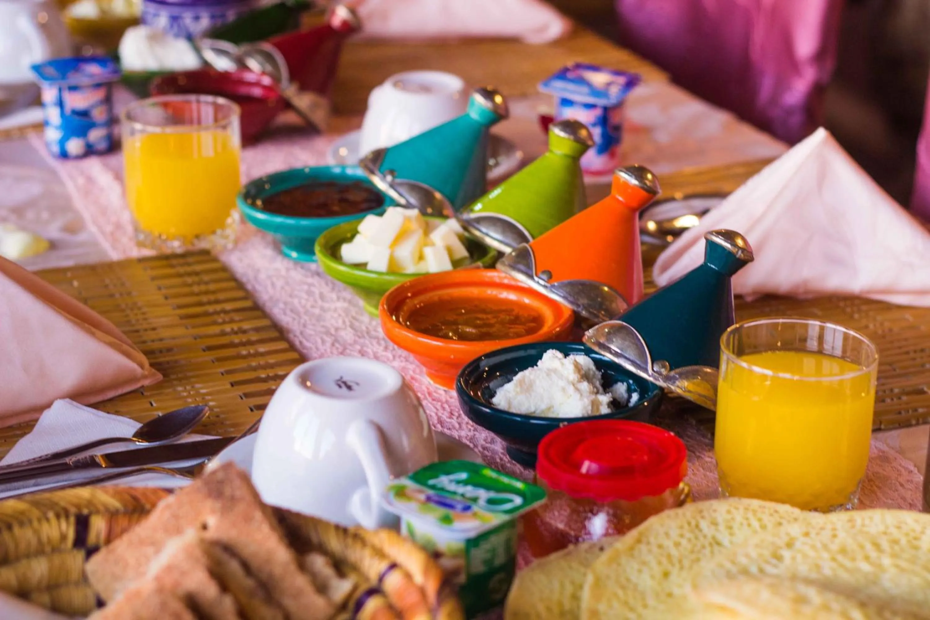 Restaurant/places to eat in Riad Zinoun & Spa 11 Rooms