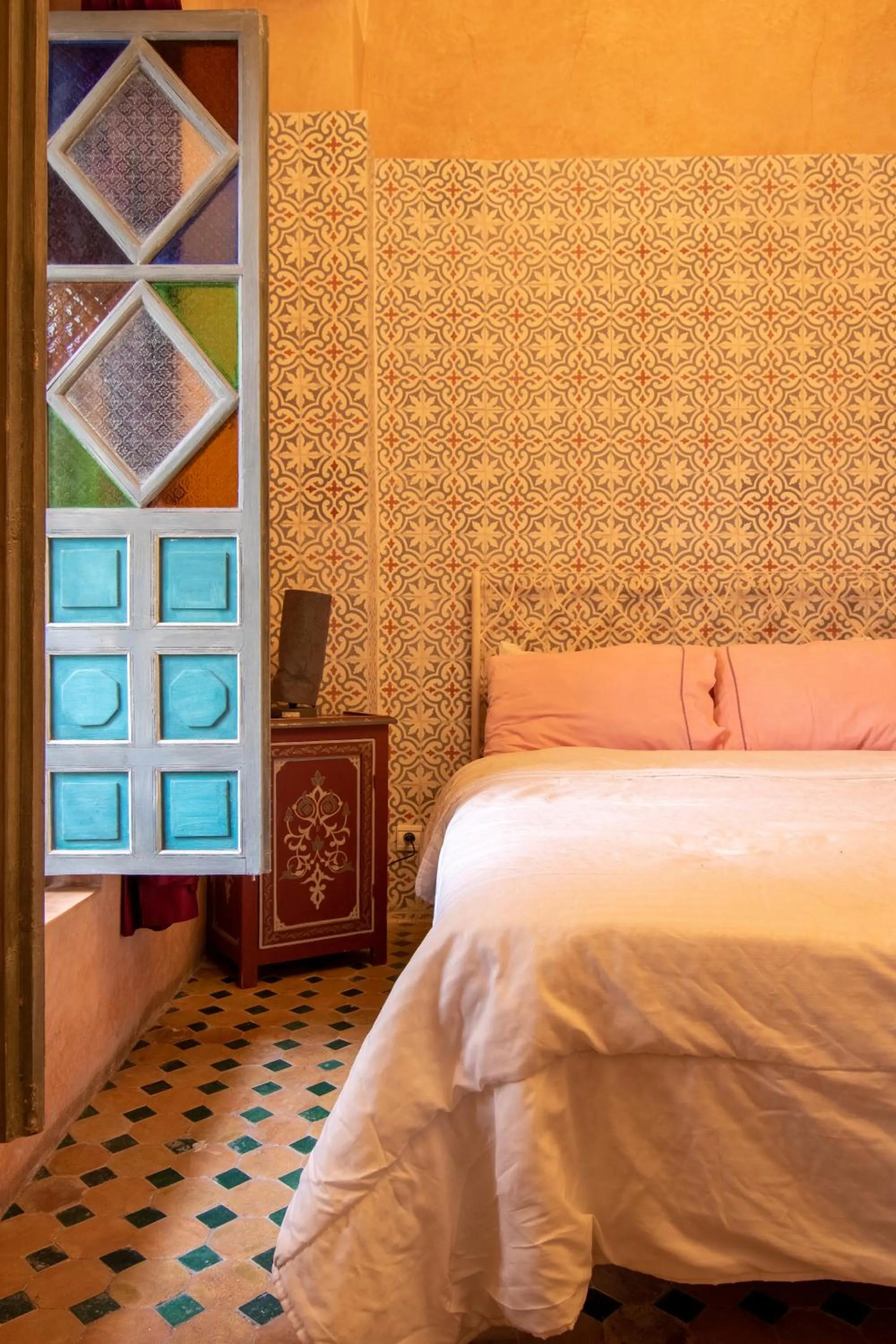 Patio, Bed in Riad Zinoun & Spa 11 Rooms