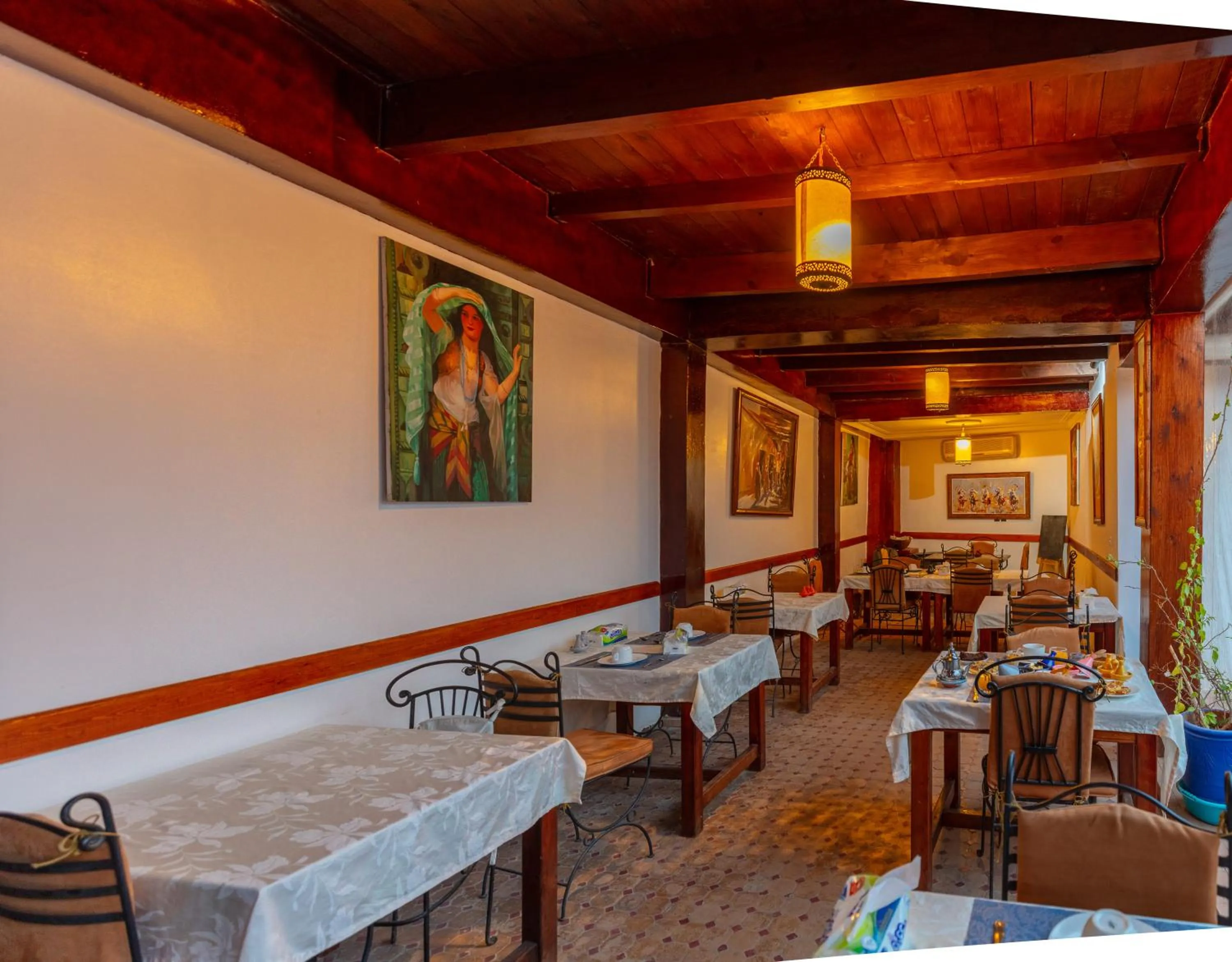 Restaurant/places to eat in Riad Zinoun & Spa 11 Rooms