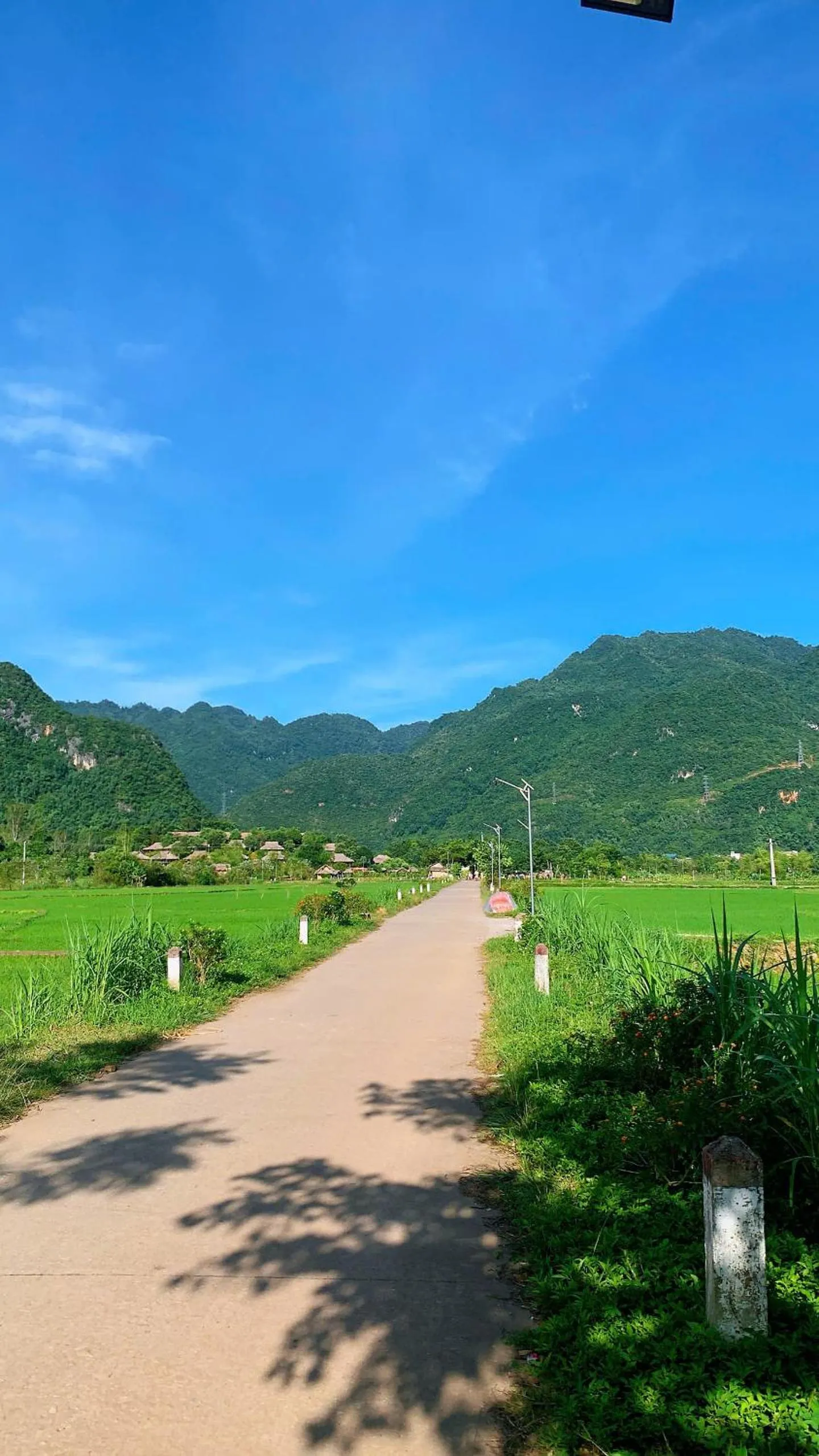 Quiet street view in Mai Châu Happy House