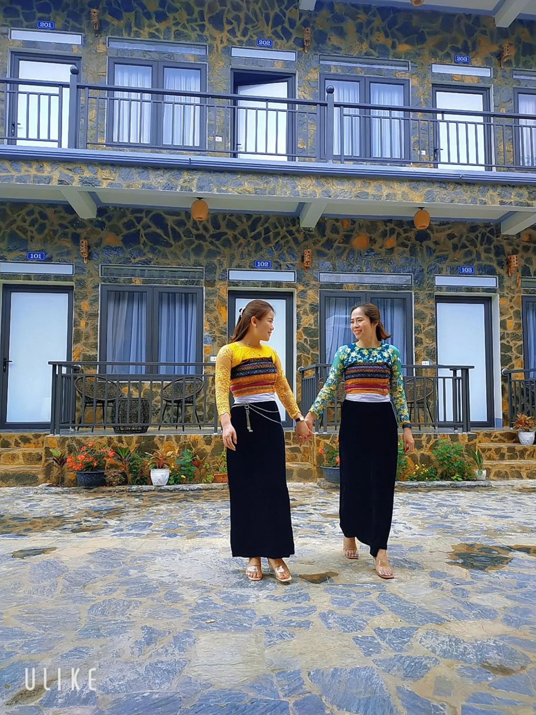 People in Duong Thim Homestay Mai Chau