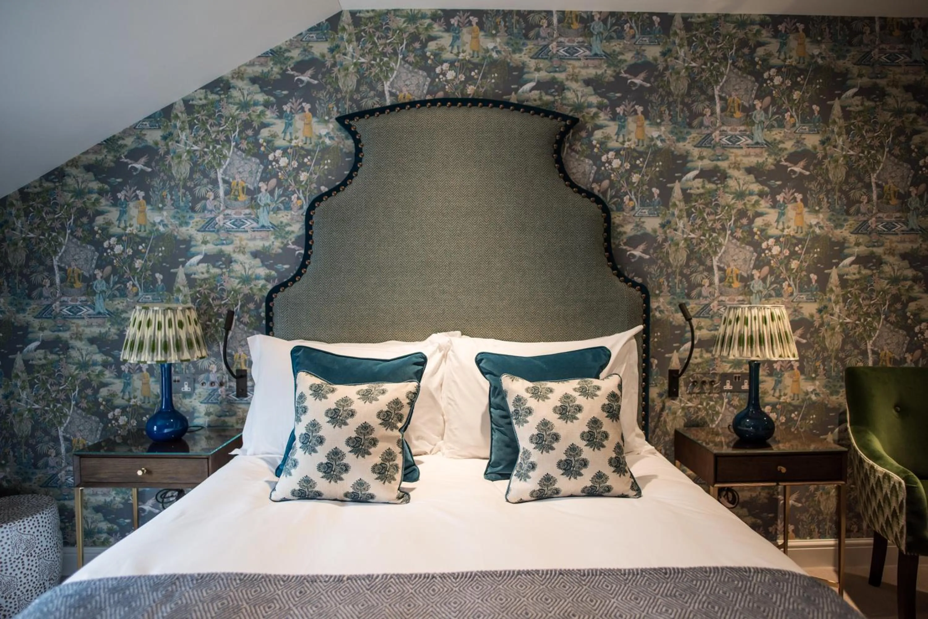 Bed in Dewars Restaurant and Rooms