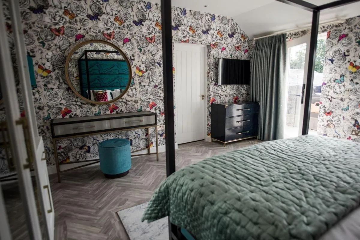 Bed in Dewars Restaurant and Rooms