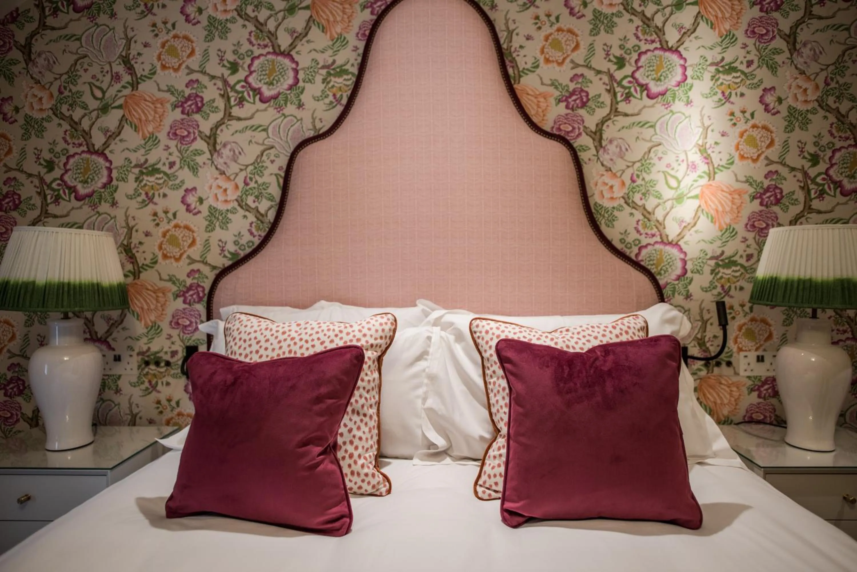 Bed in Dewars Restaurant and Rooms