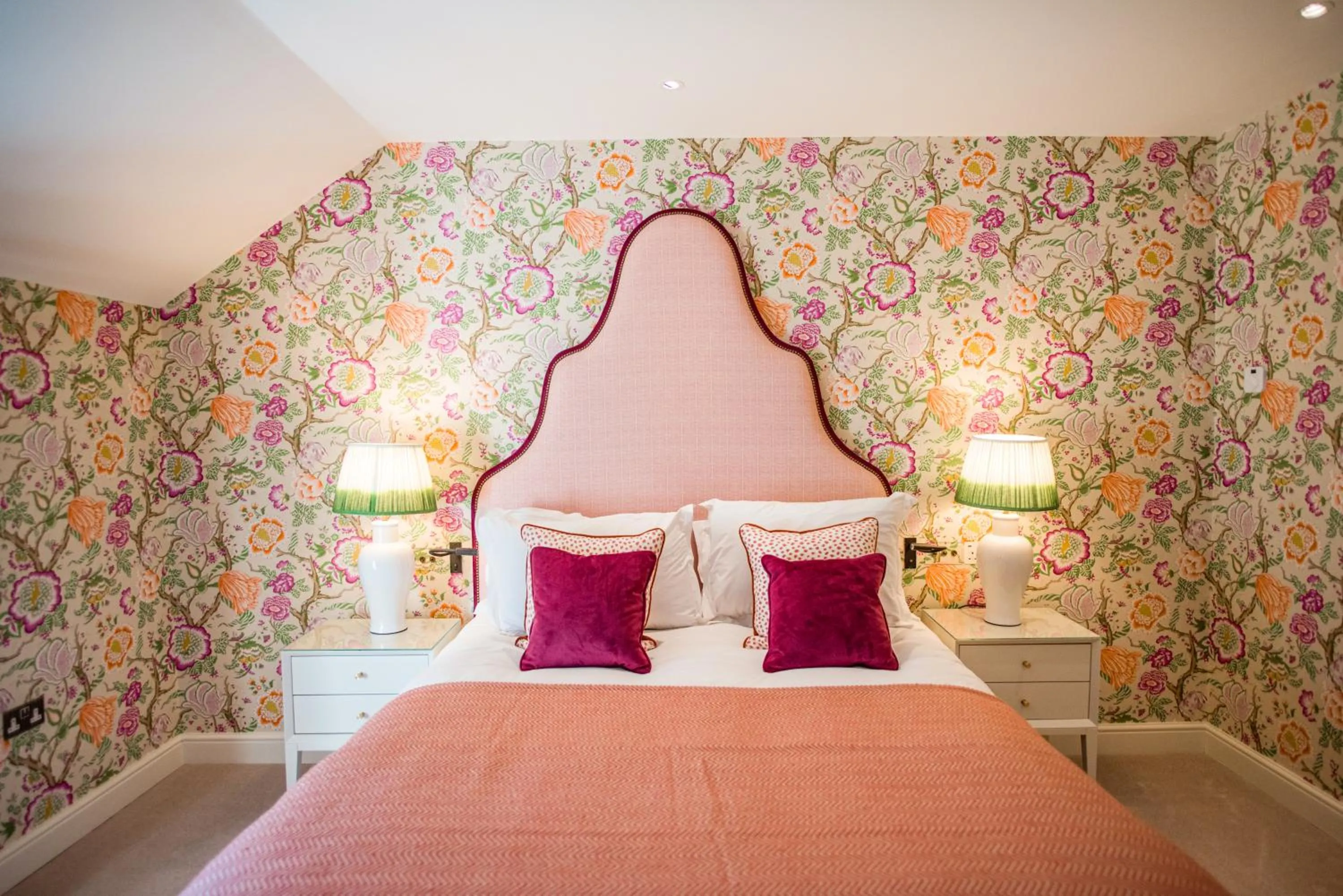 Bed in Dewars Restaurant and Rooms