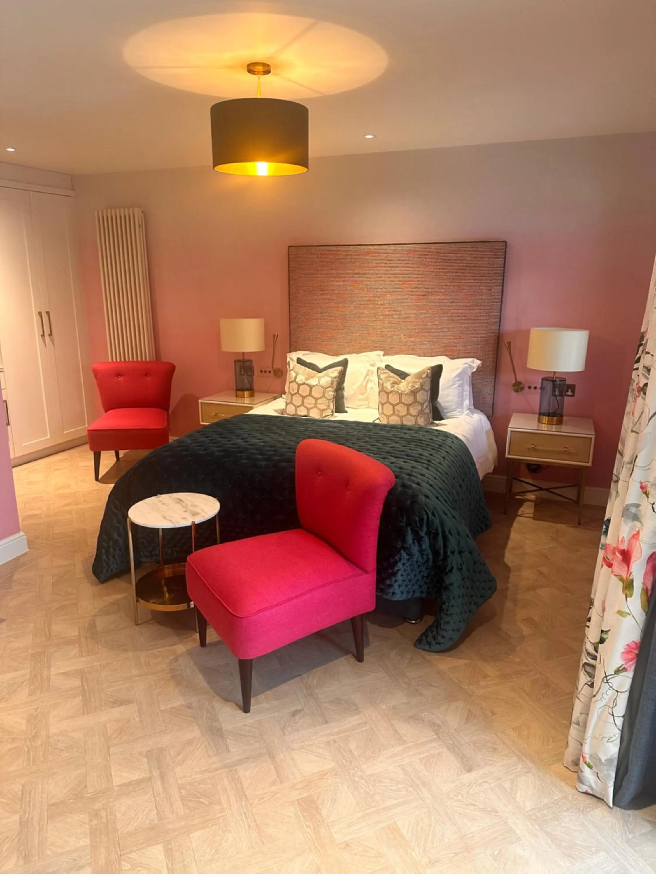 Bed in Dewars Restaurant and Rooms