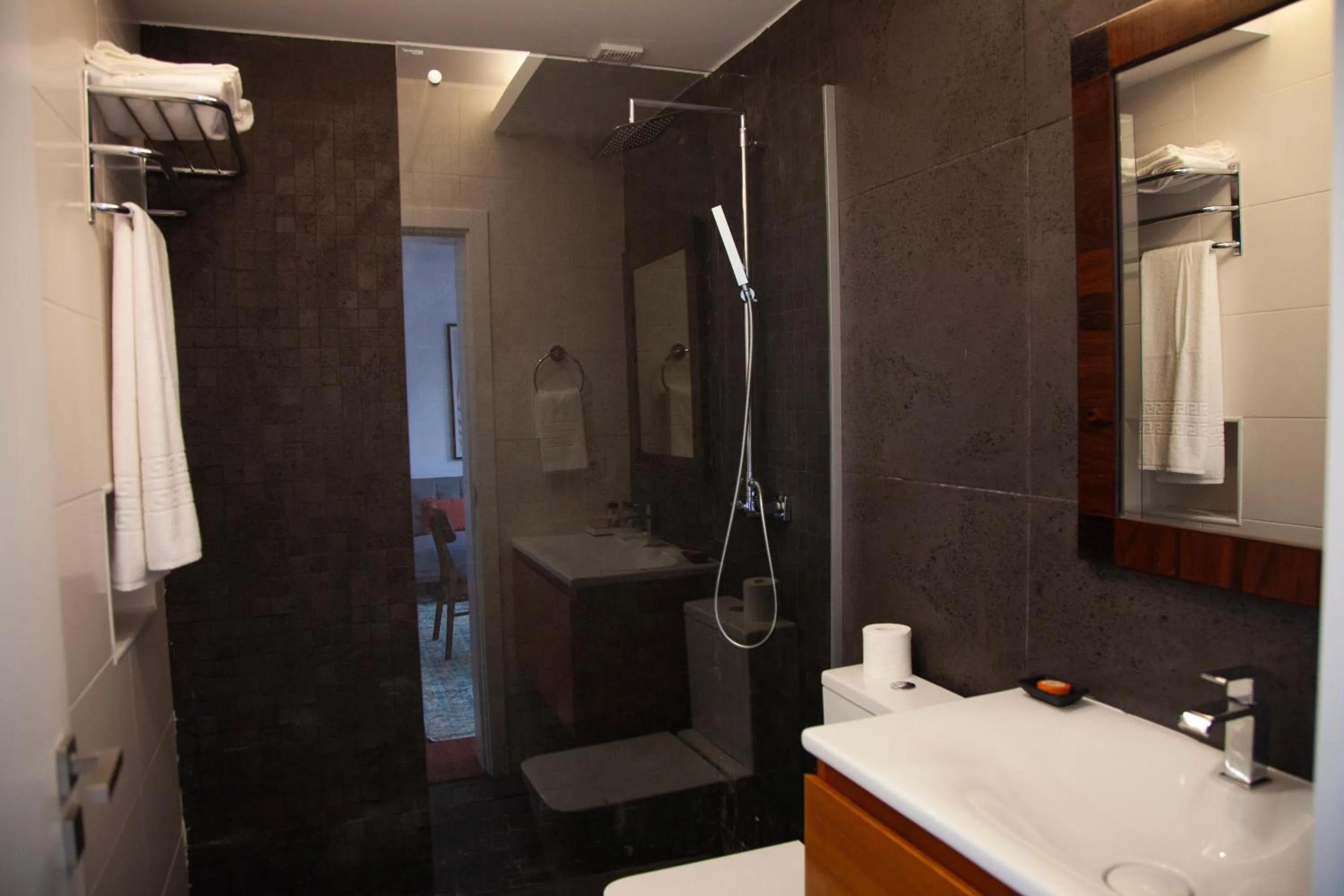 Shower in Quinta da Nasce Água