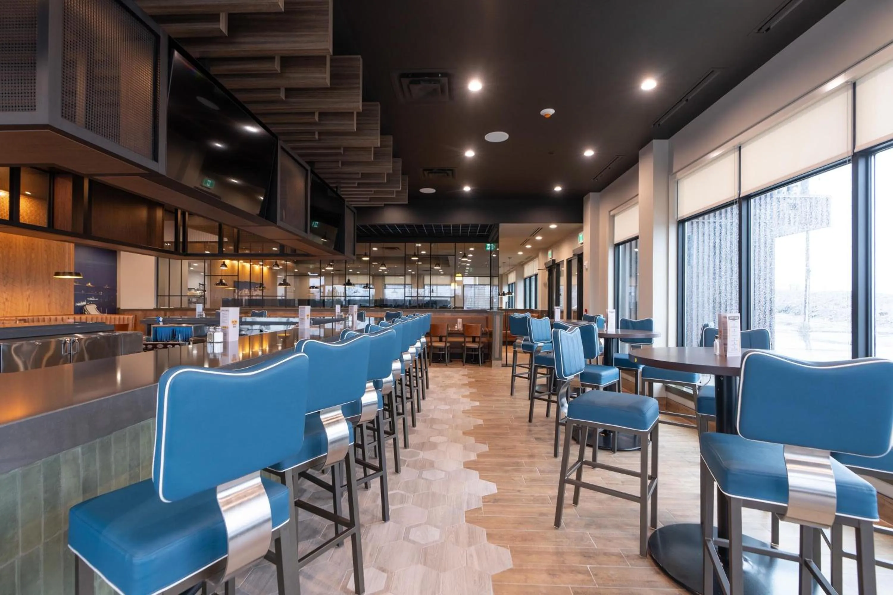 Lounge or bar in Sandman Signature Dartmouth Hotel & Suites