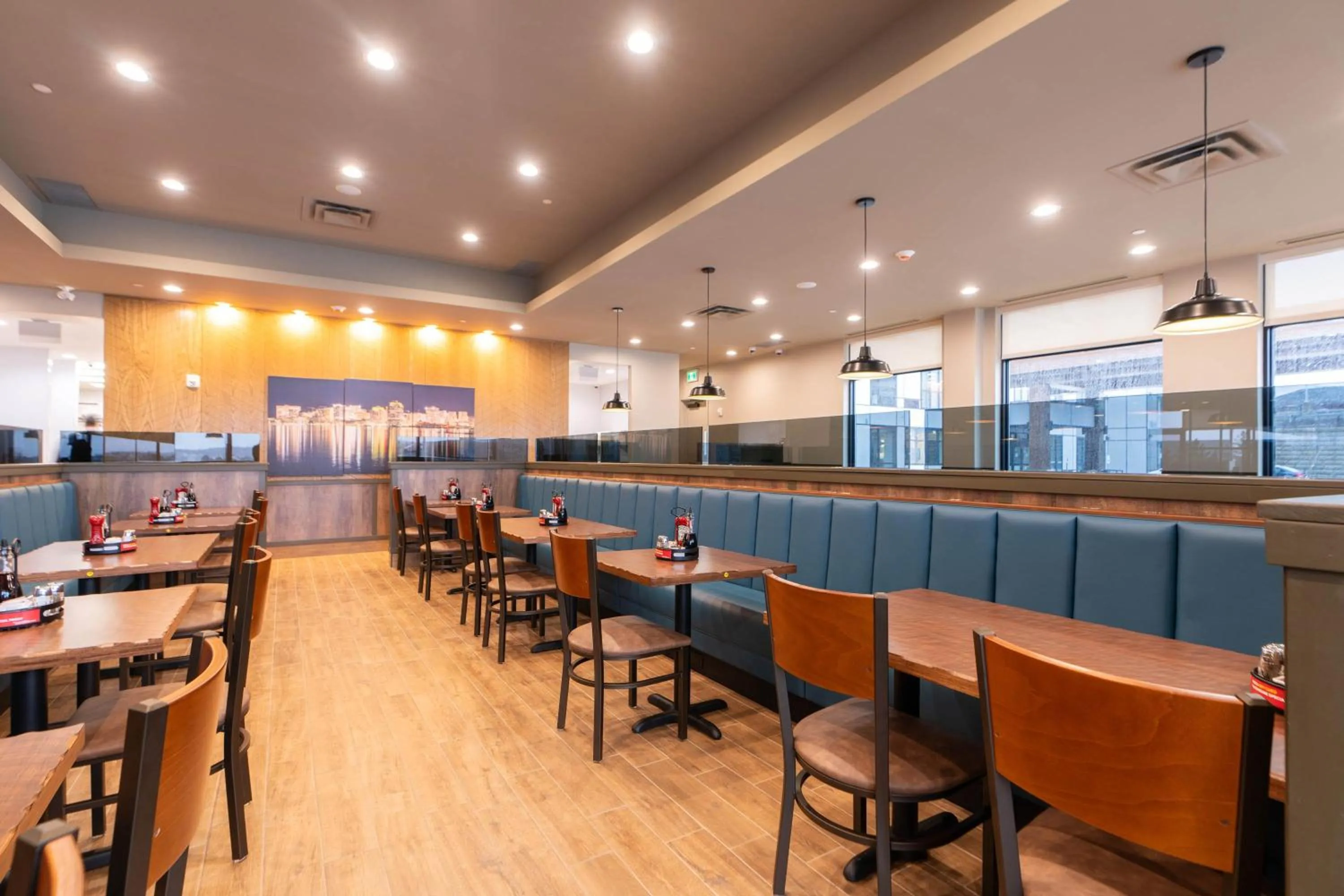 Restaurant/places to eat in Sandman Signature Dartmouth Hotel & Suites