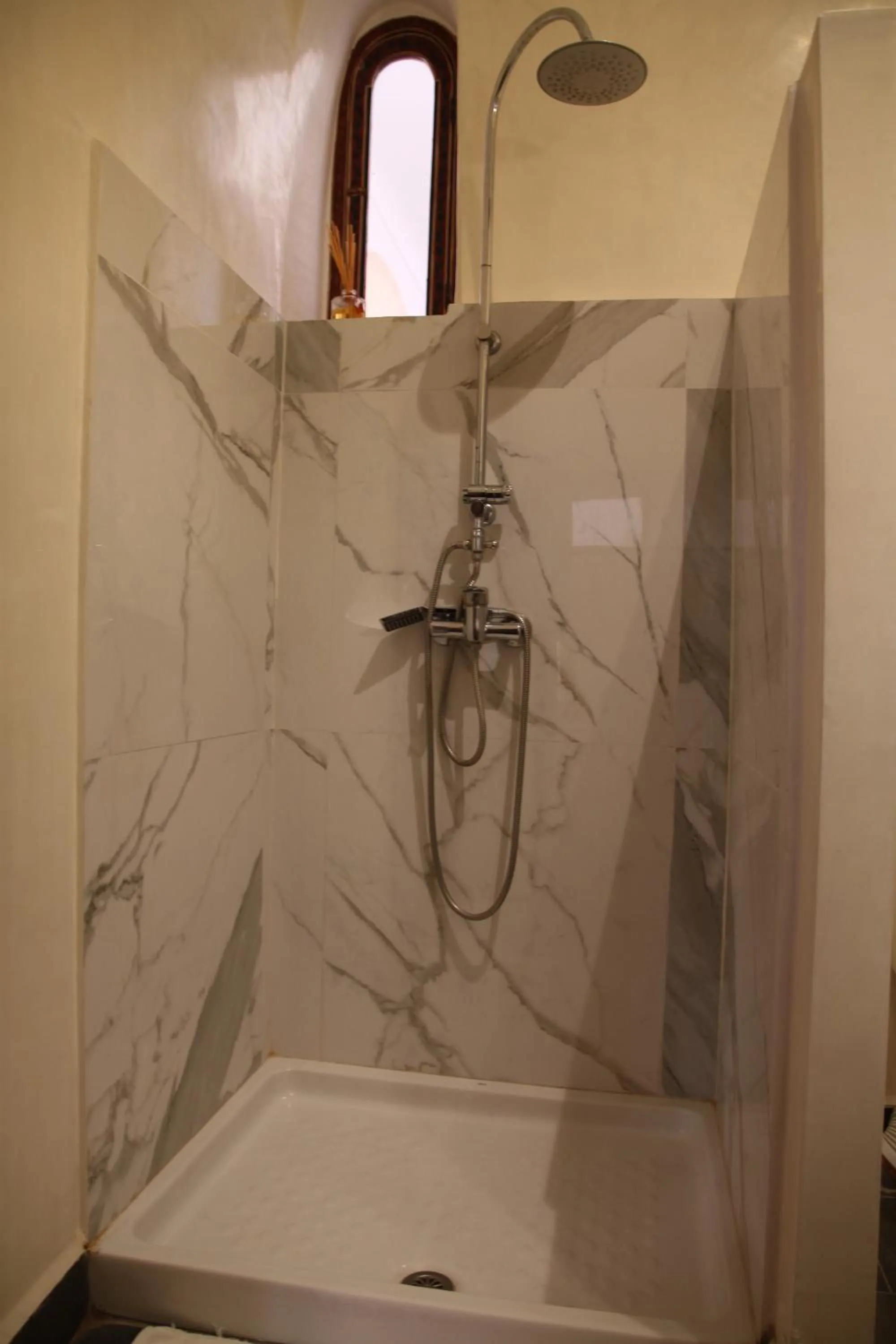 Shower in Riad El Grably