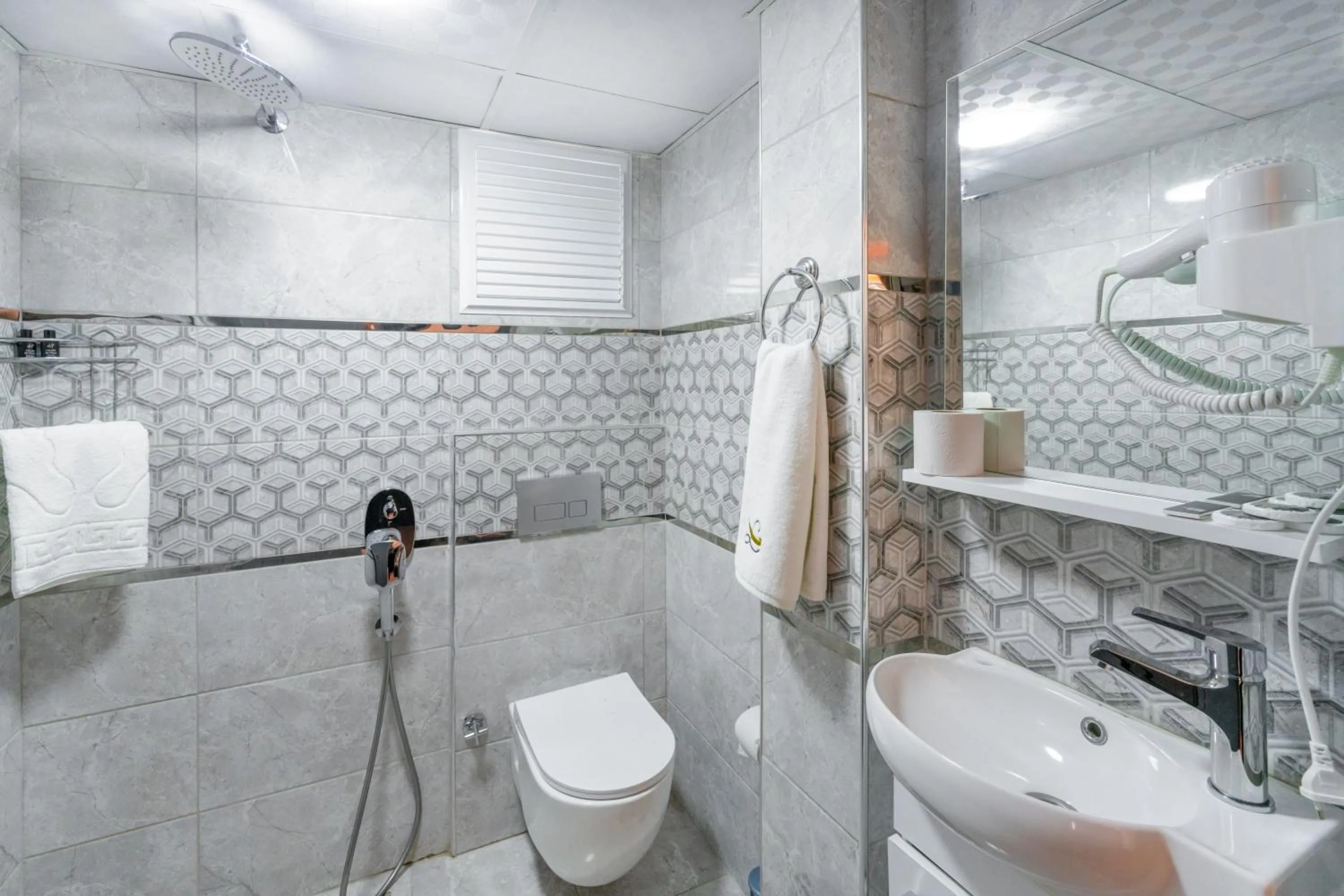 Shower in OLSEN HOTELS