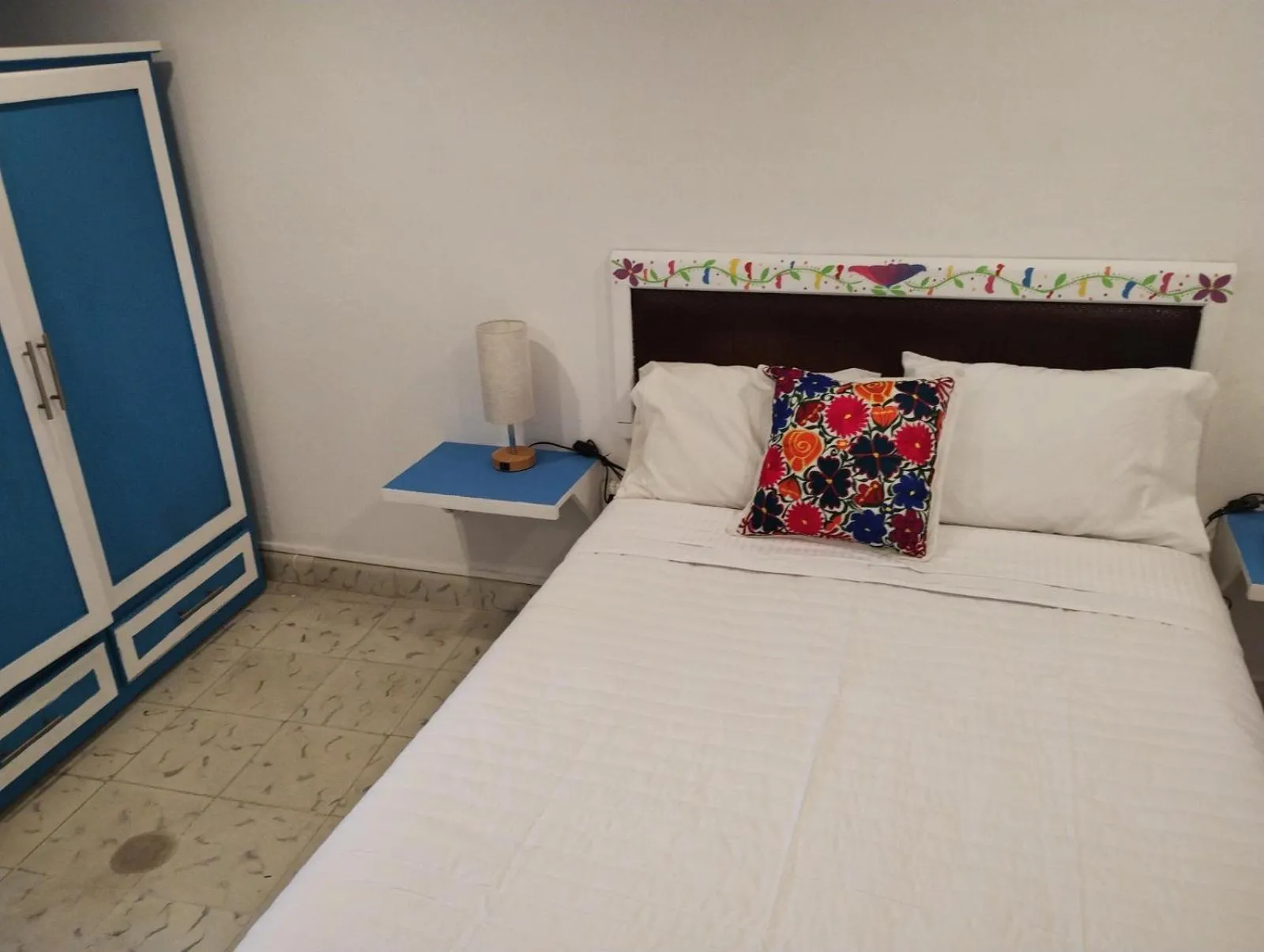 Bed in T´úubul K´iin Bed & Breakfast