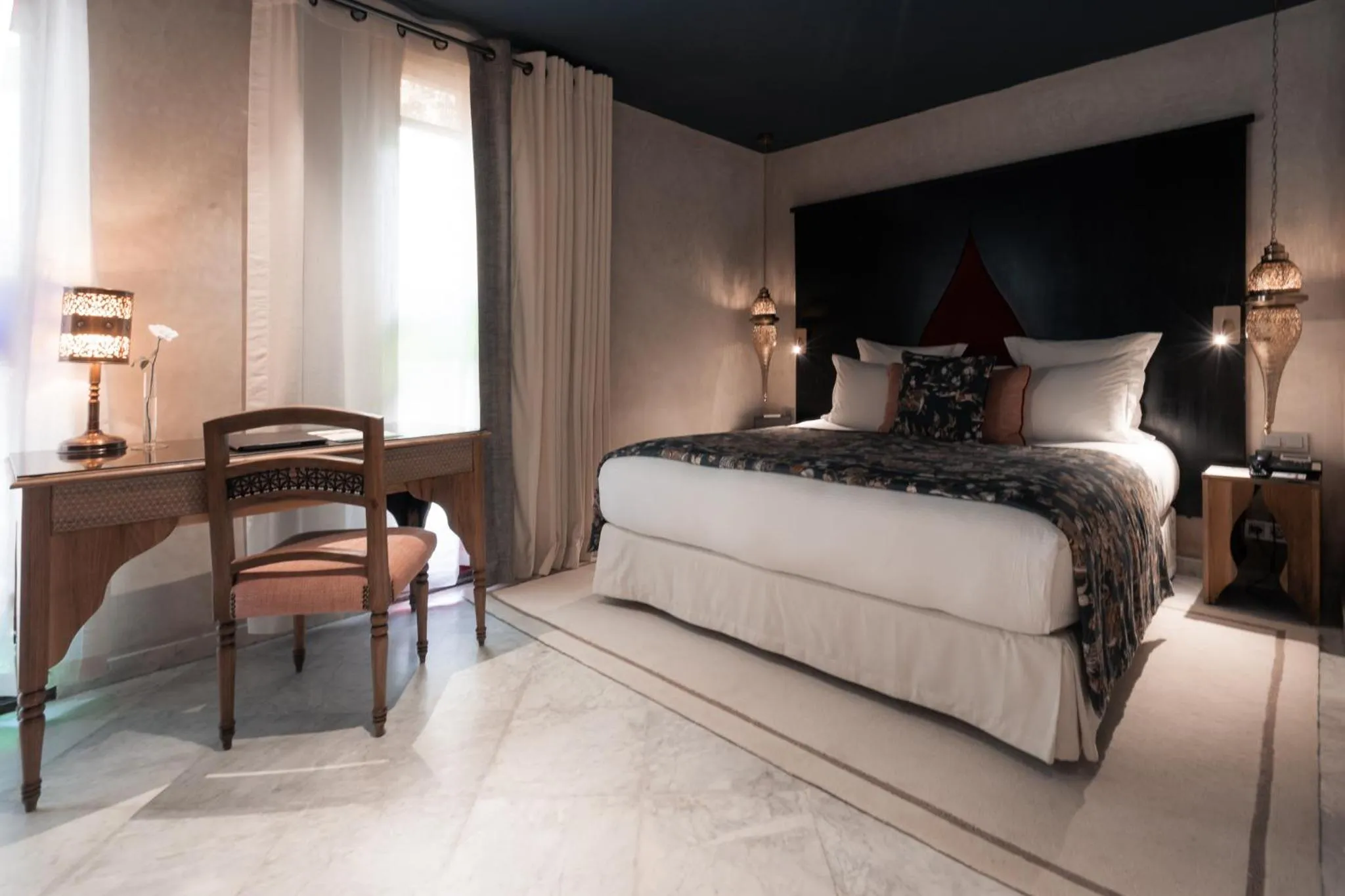 Bed in Riad Fes - Relais & Châteaux