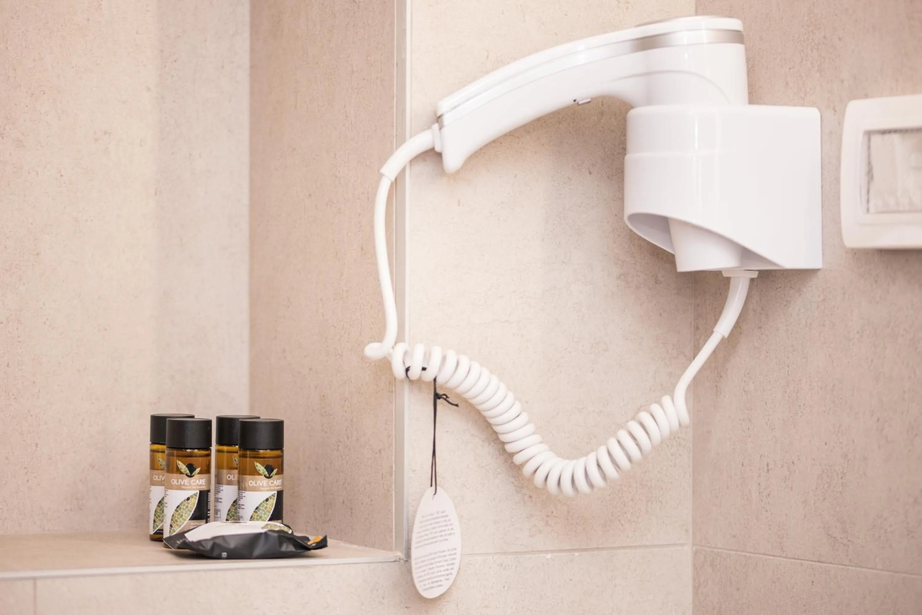 hair dryier in Hotel Pima Budva