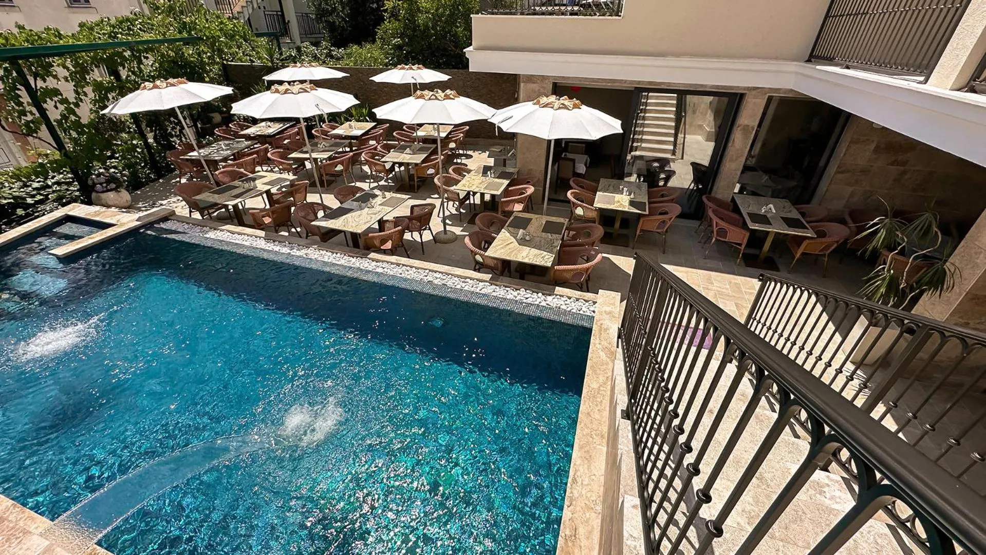 Restaurant/places to eat in Hotel Pima Budva