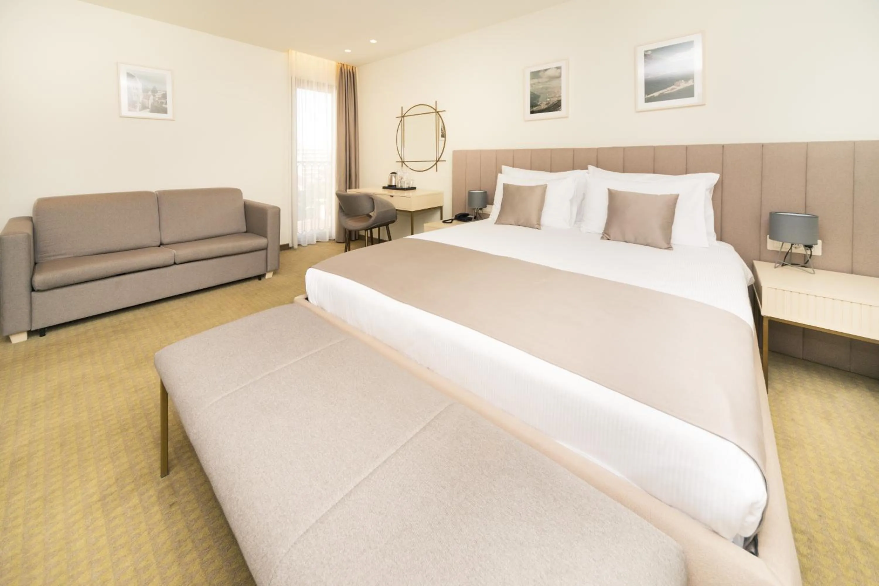 Bed in Hotel Pima Budva