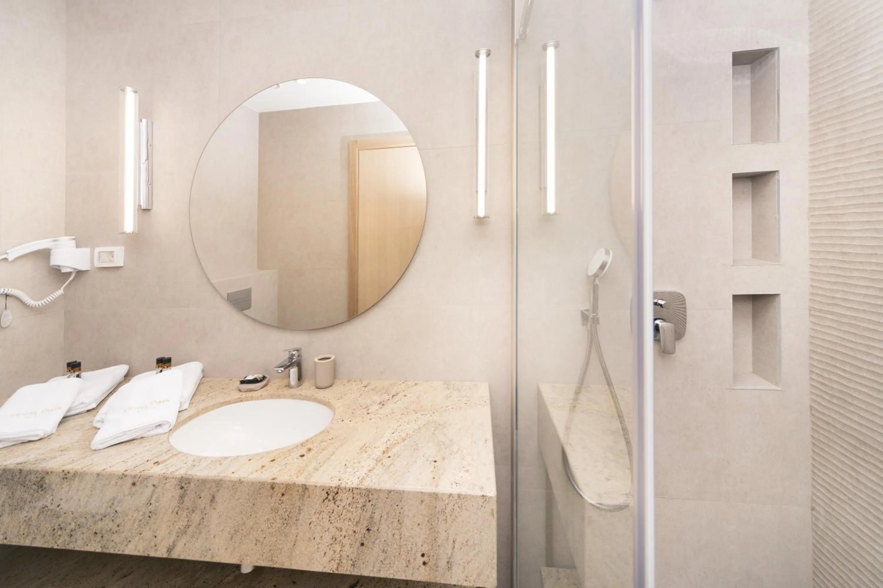 Shower in Hotel Pima Budva