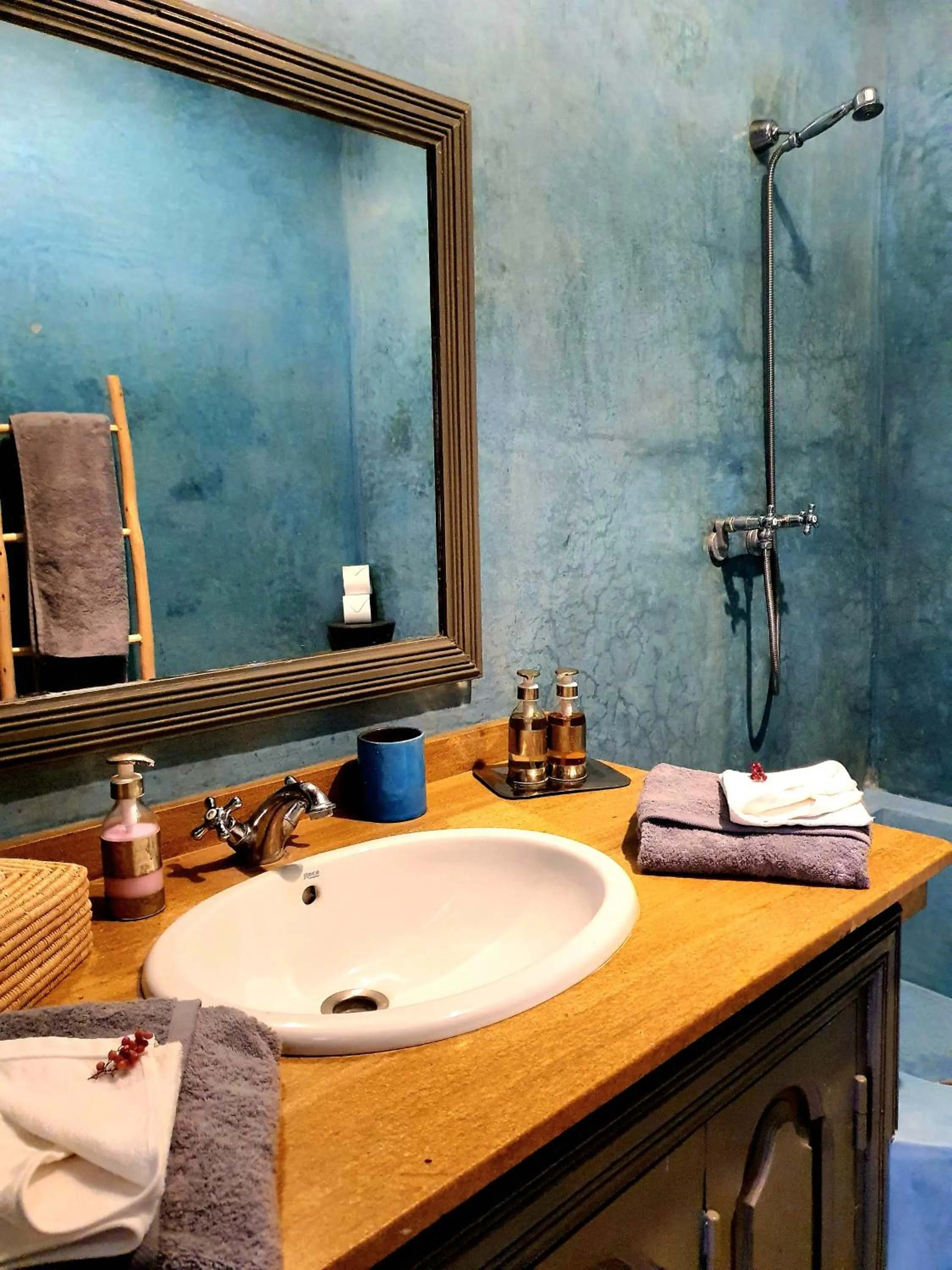 Bathroom in Riad Dar Zouar & Spa