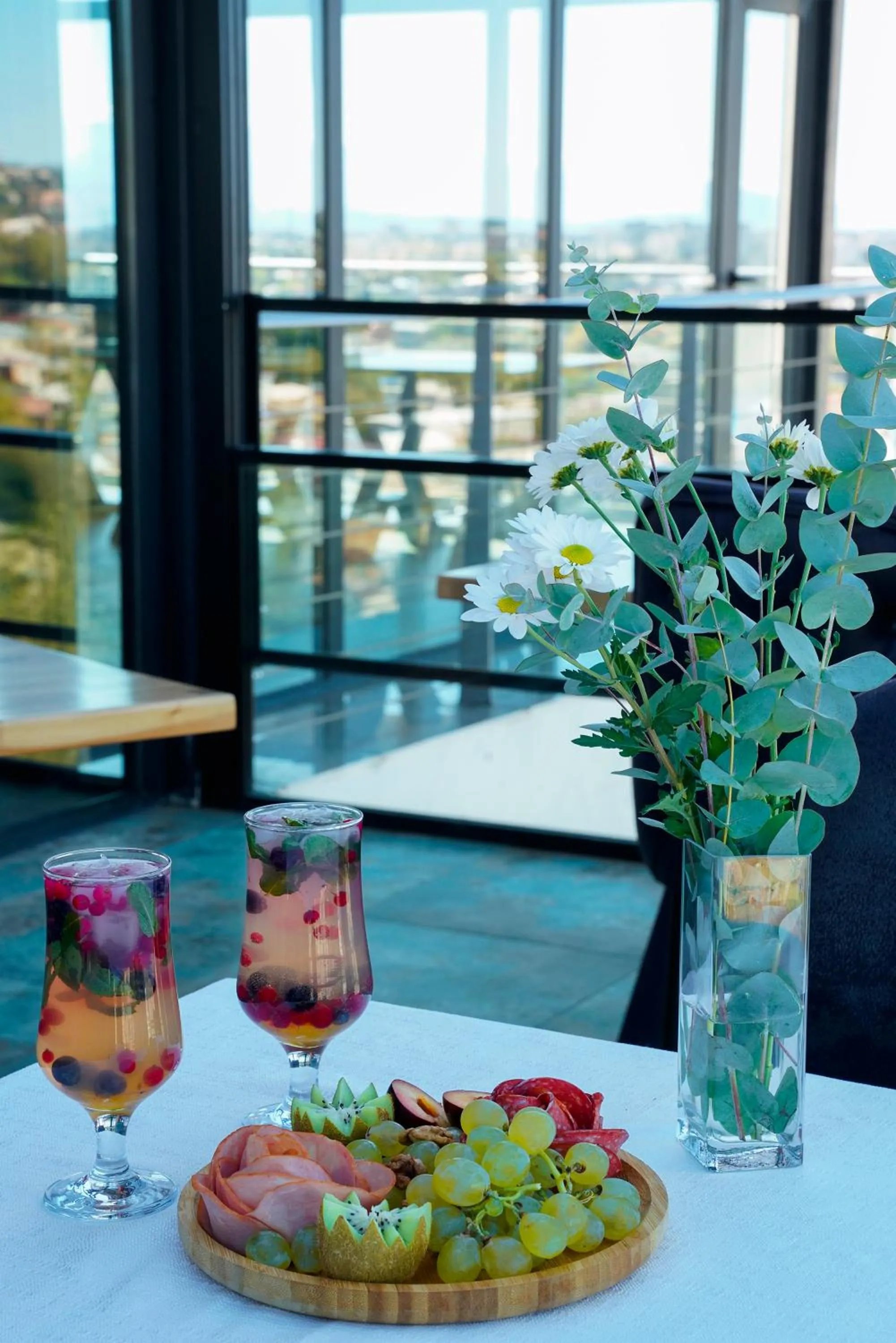 Restaurant/places to eat in Hotel Panoramic