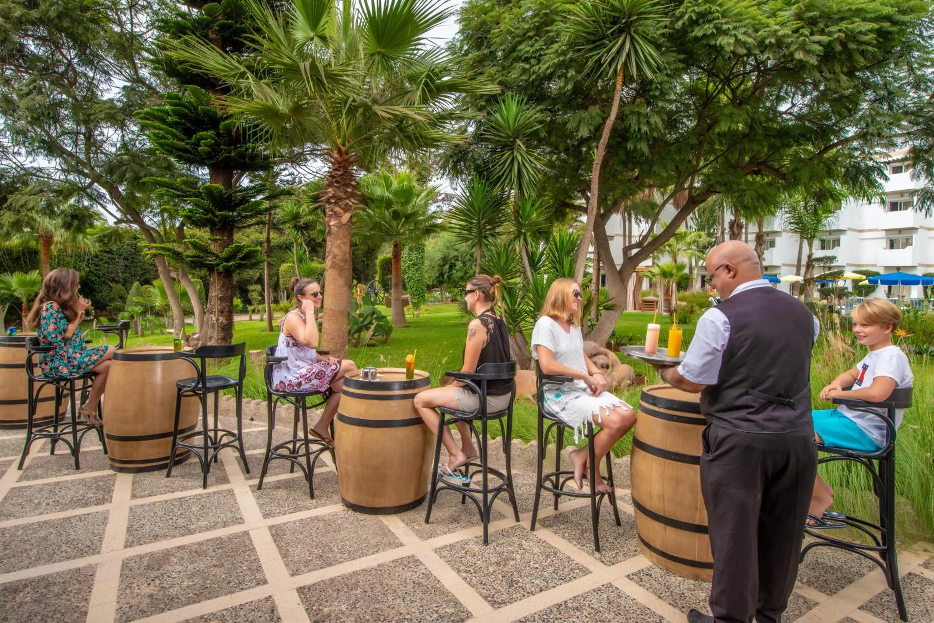 Restaurant/places to eat in Odyssee Park Hotel