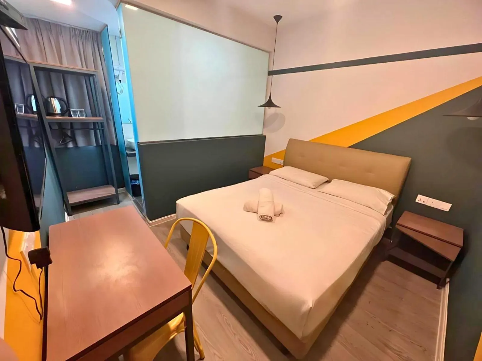 Bedroom, Bed in Smile Hotel Subang Airport