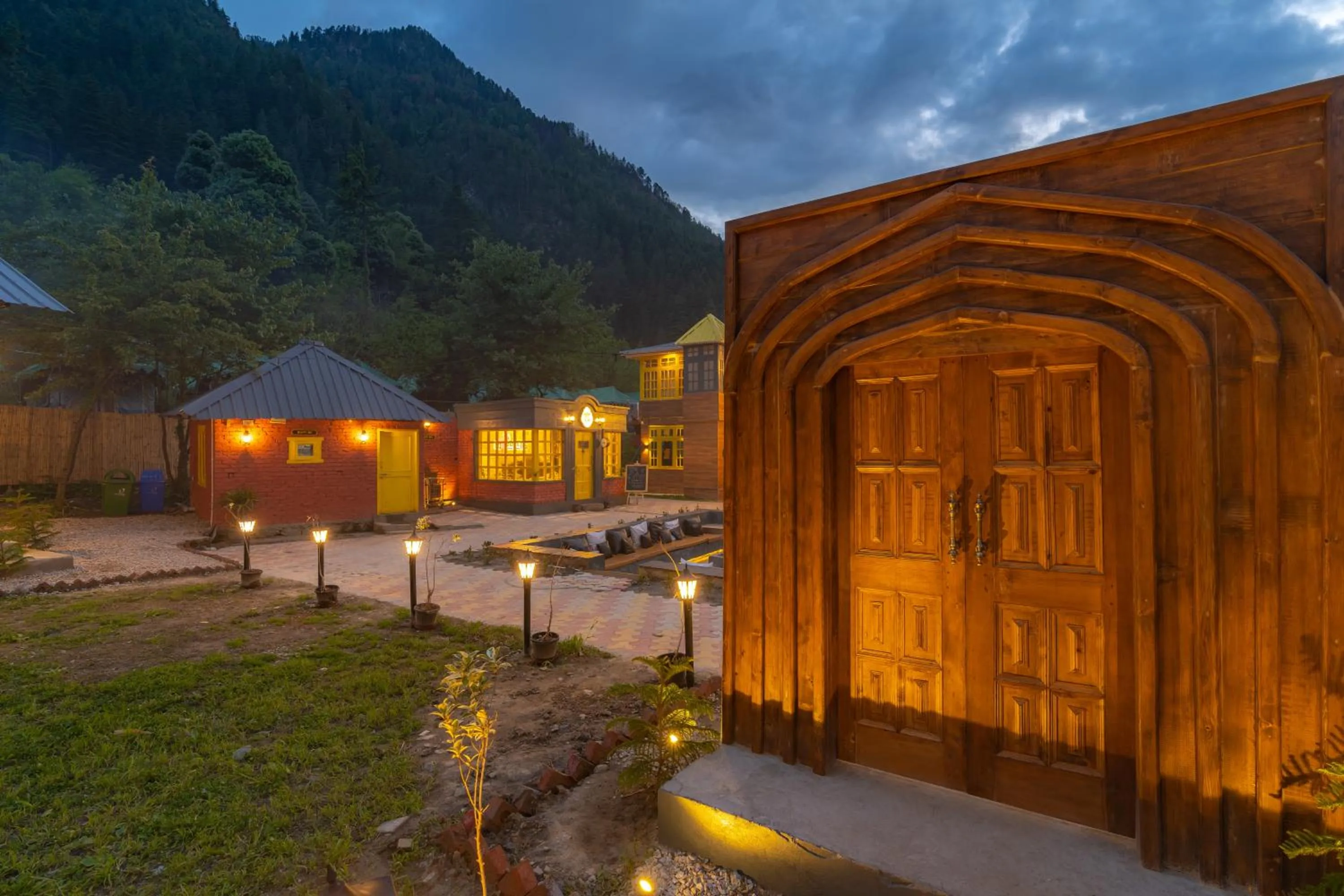 Garden in Whoopers Boutique Kasol