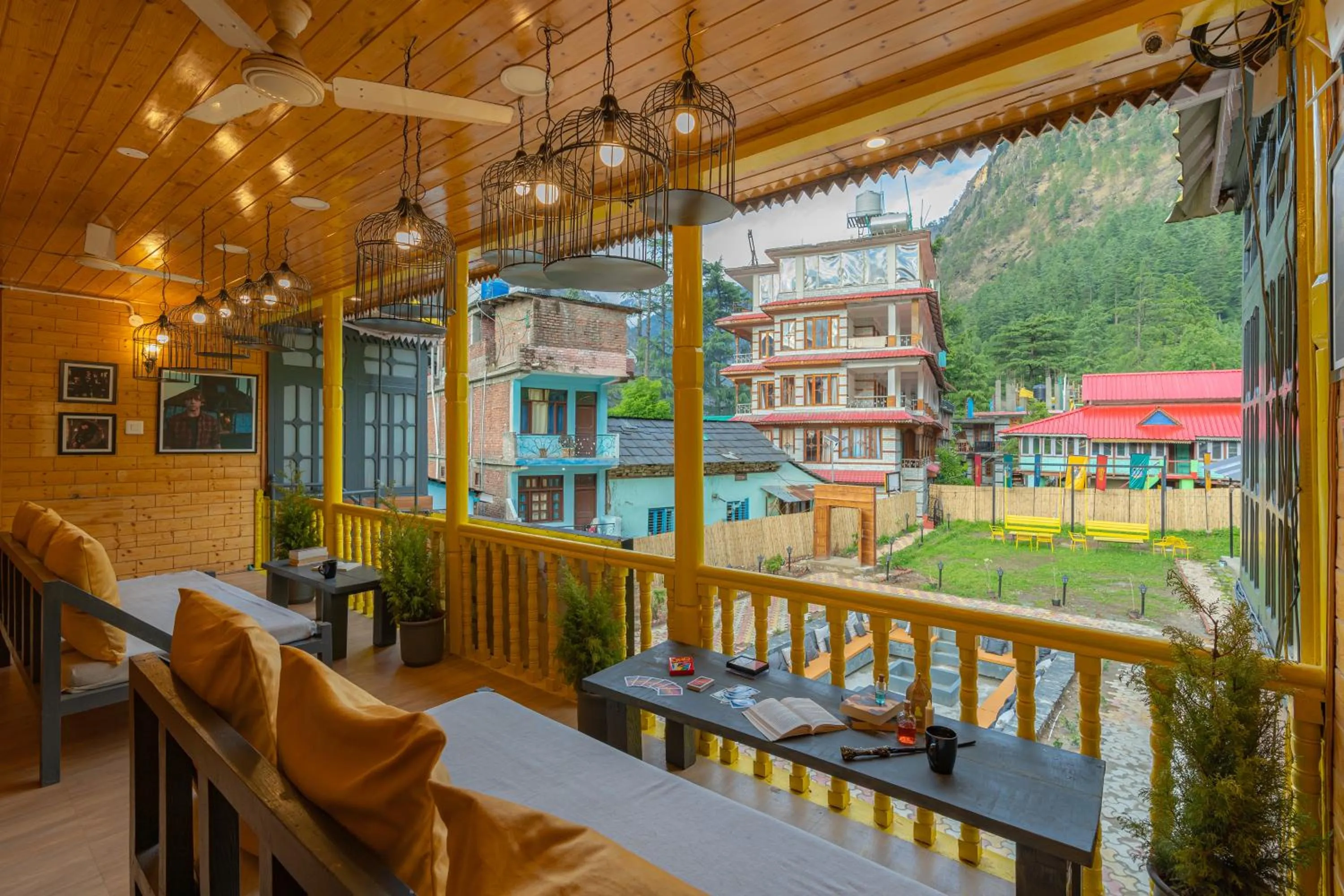 Mountain view in Whoopers Boutique Kasol
