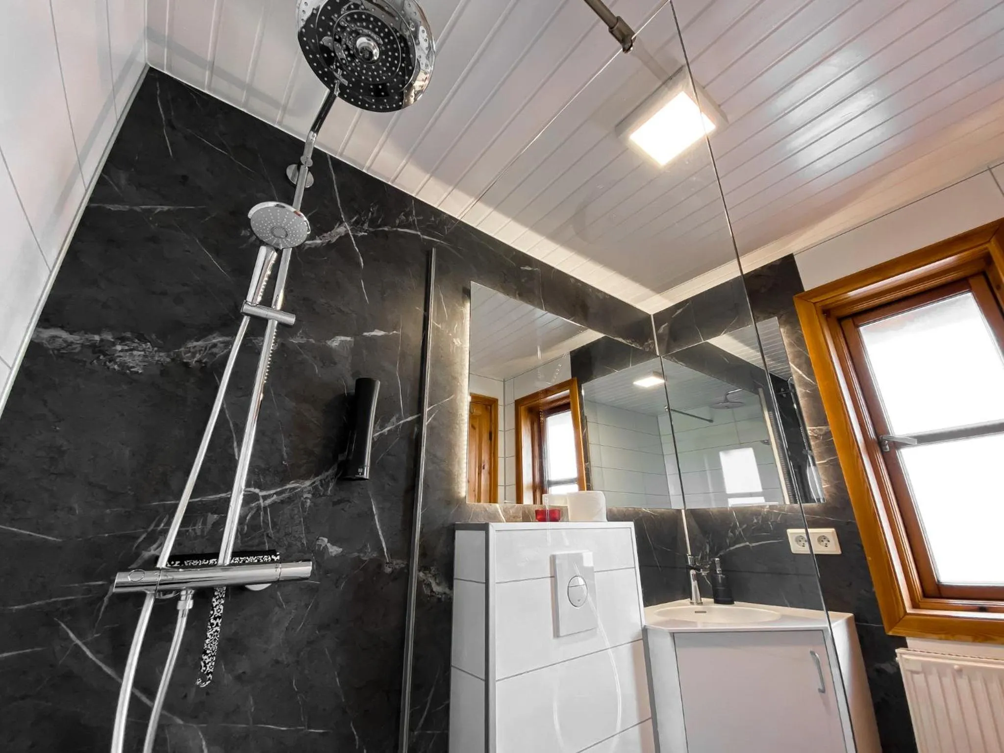 Bathroom in Hestasport Cottages