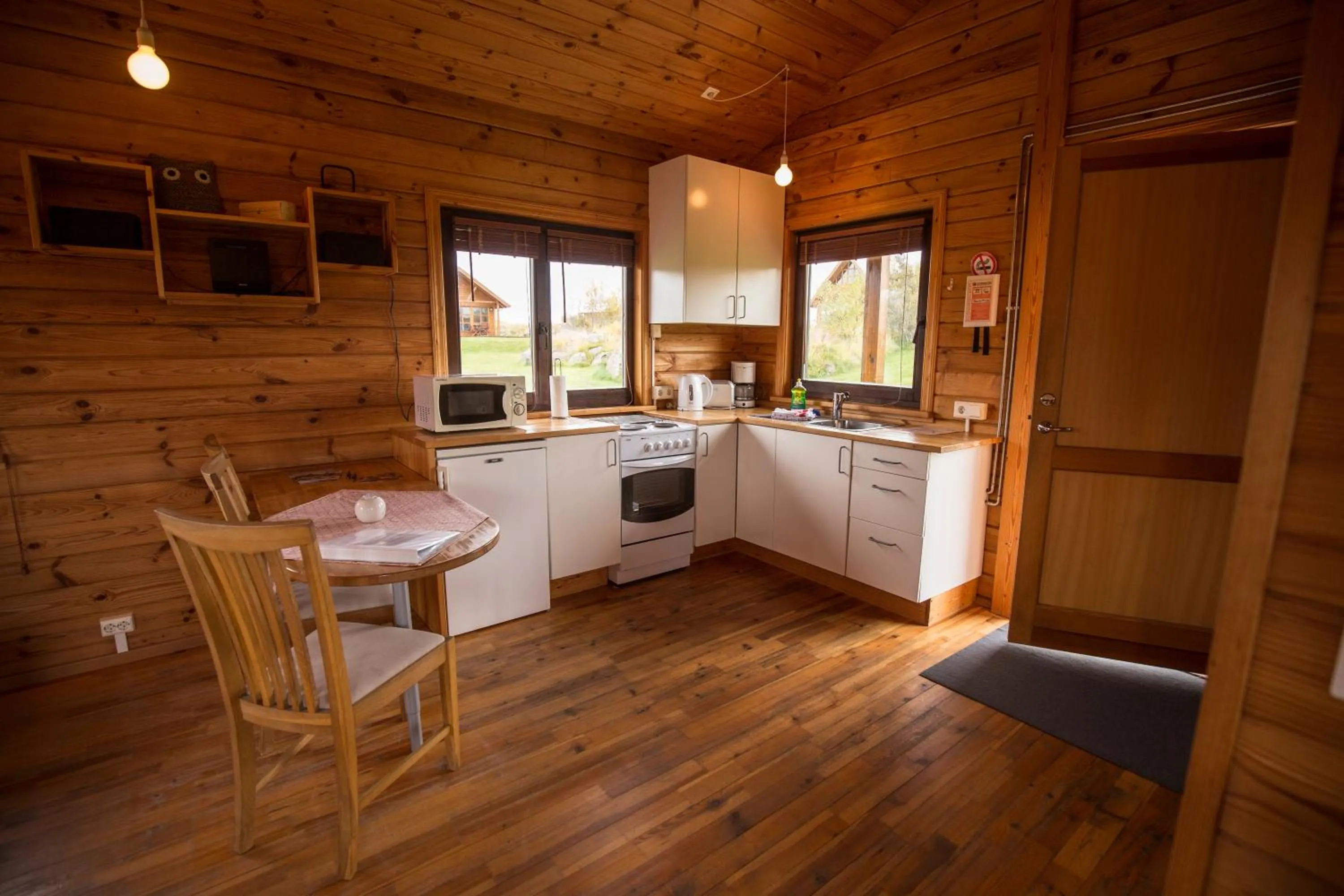 Kitchen or kitchenette in Hestasport Cottages