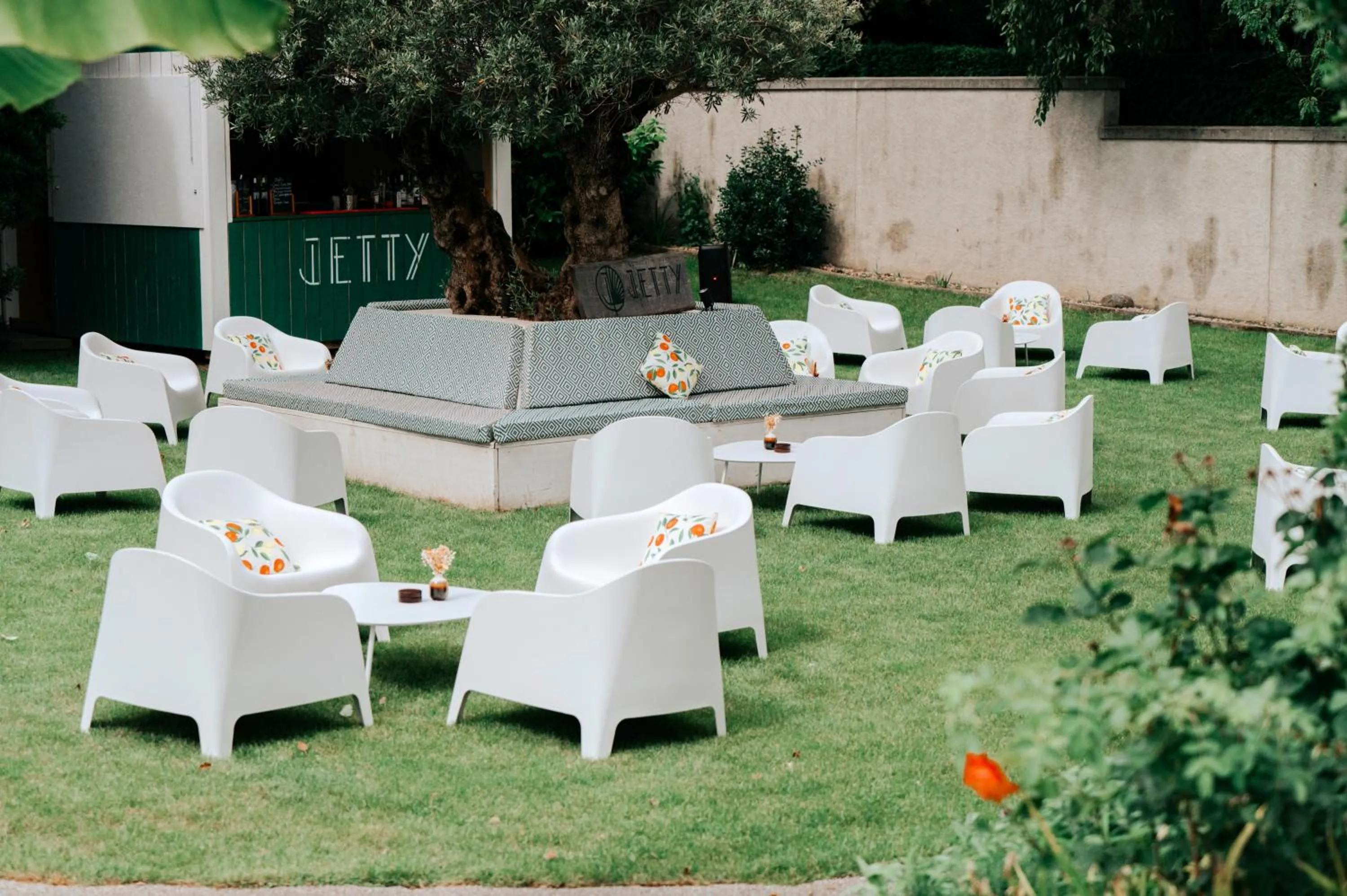 Garden in JETTY Montreux