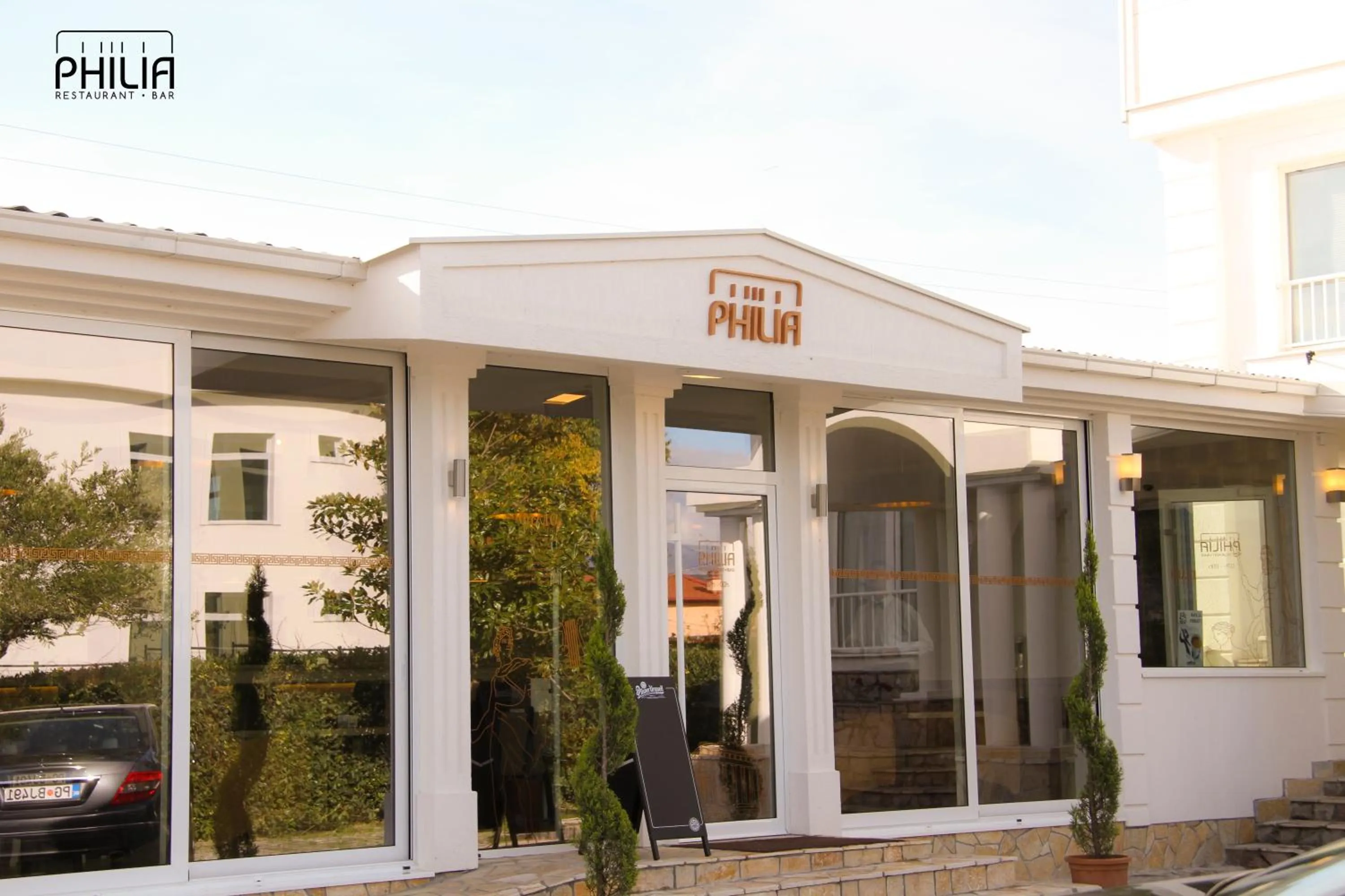 Restaurant/places to eat in Philia Hotel