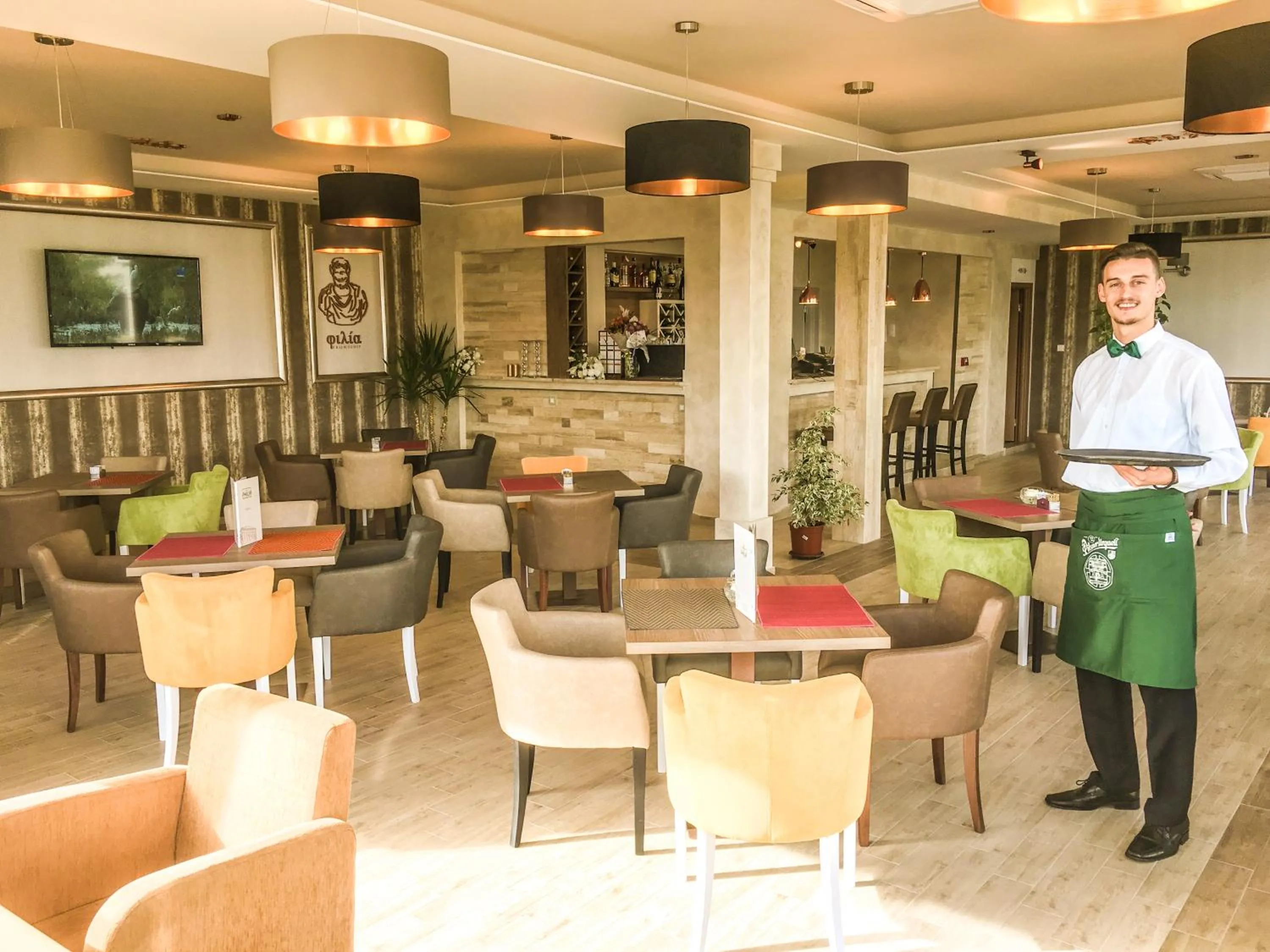 Restaurant/places to eat in Philia Hotel