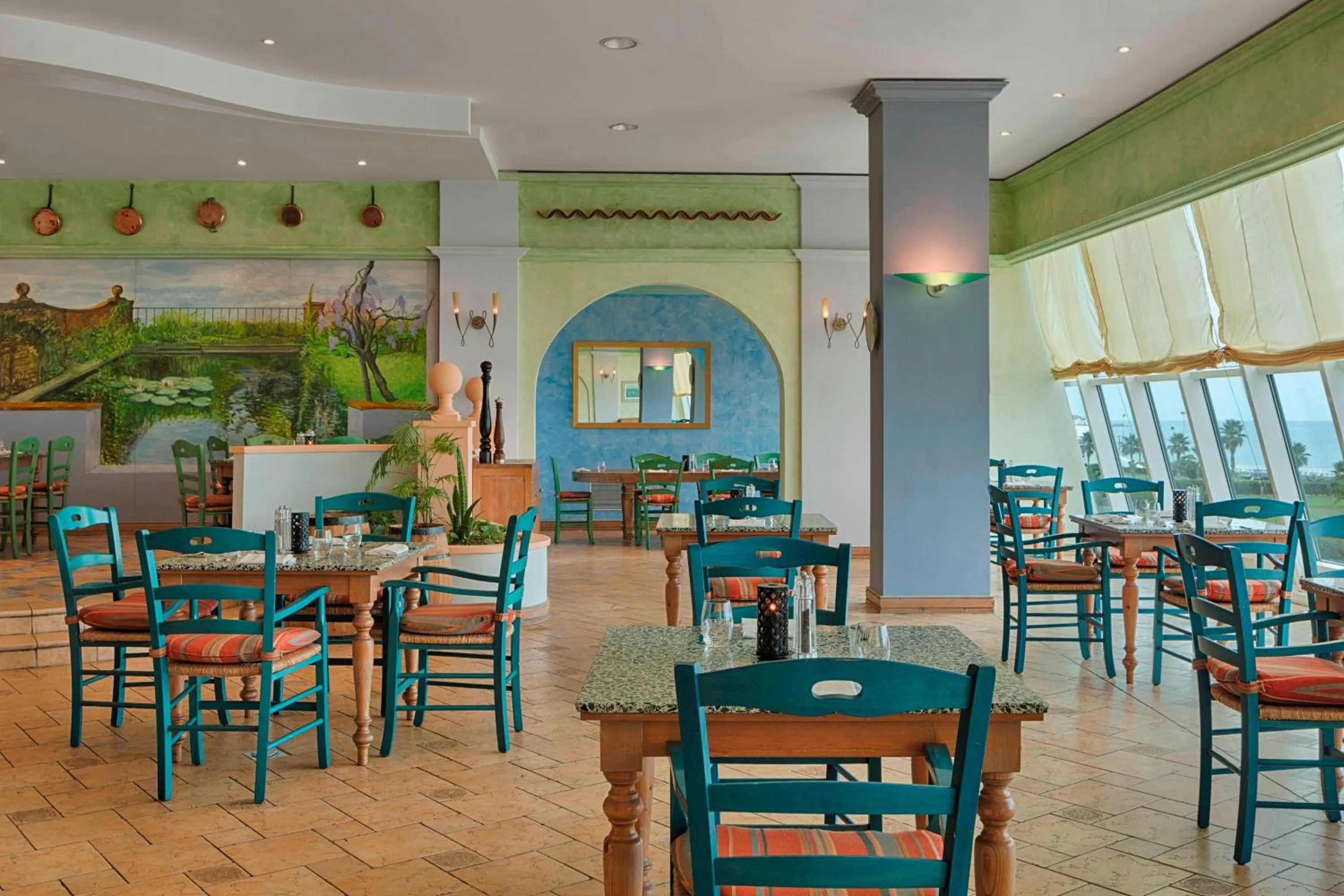 Restaurant/places to eat in Sheraton Club des Pins Resort