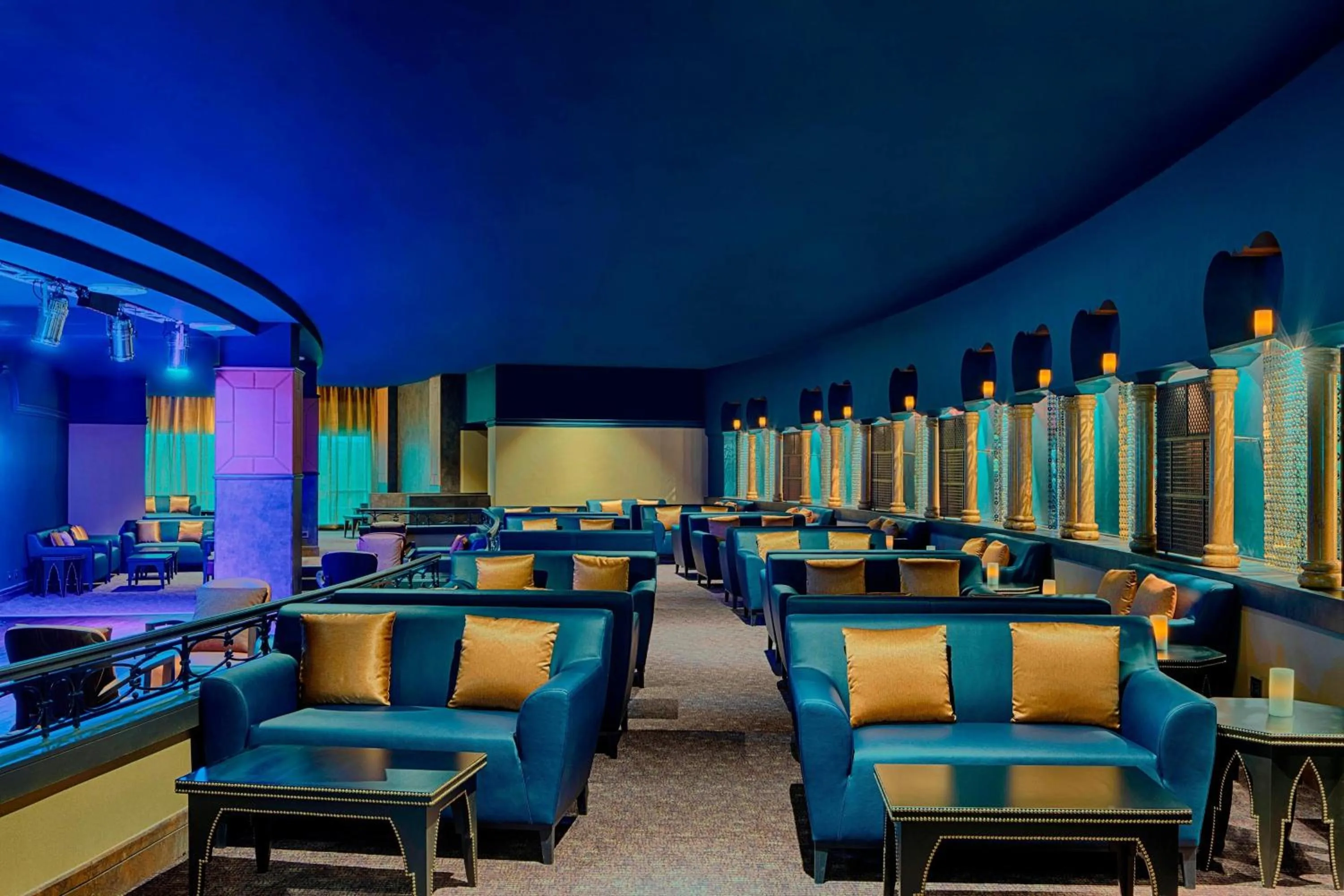 Lounge or bar in Sheraton Club des Pins Resort