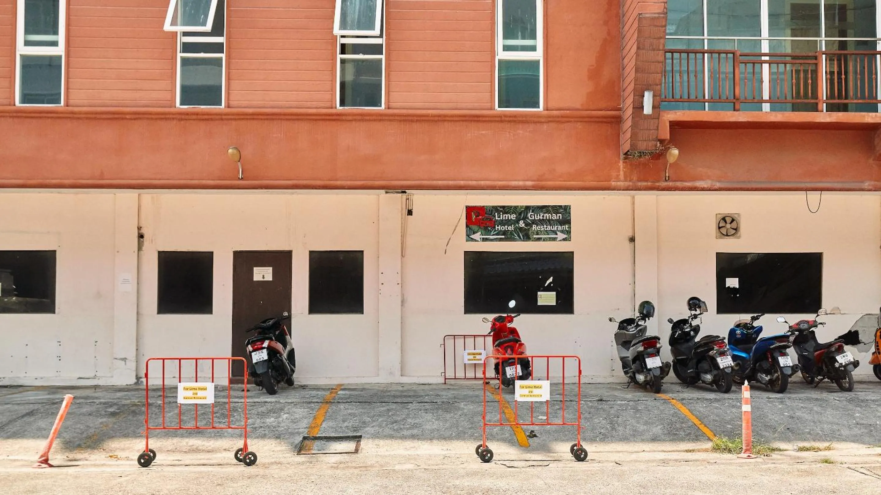 Parking in Lime Hotel