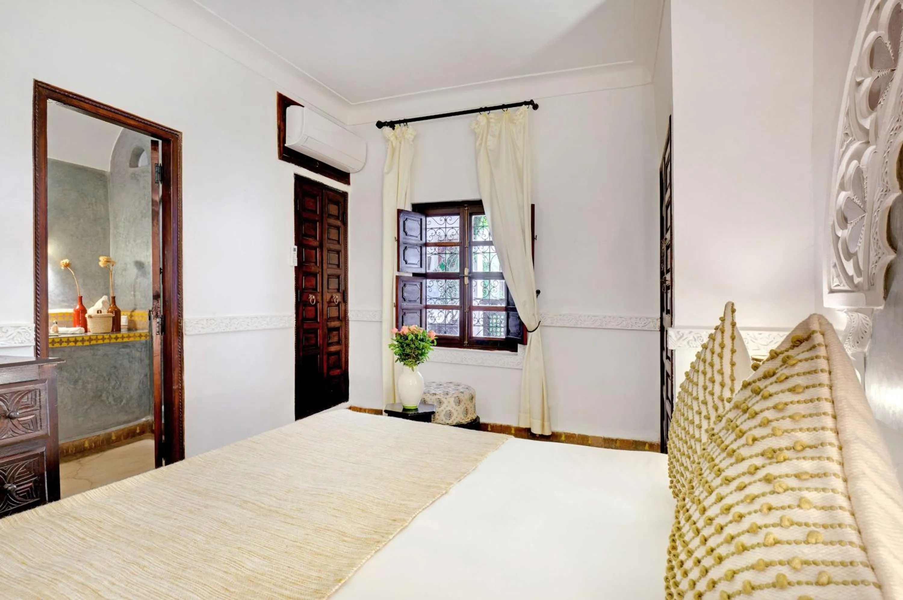 Bedroom, Bed in Marrakech Riads, Angsana Heritage Collection