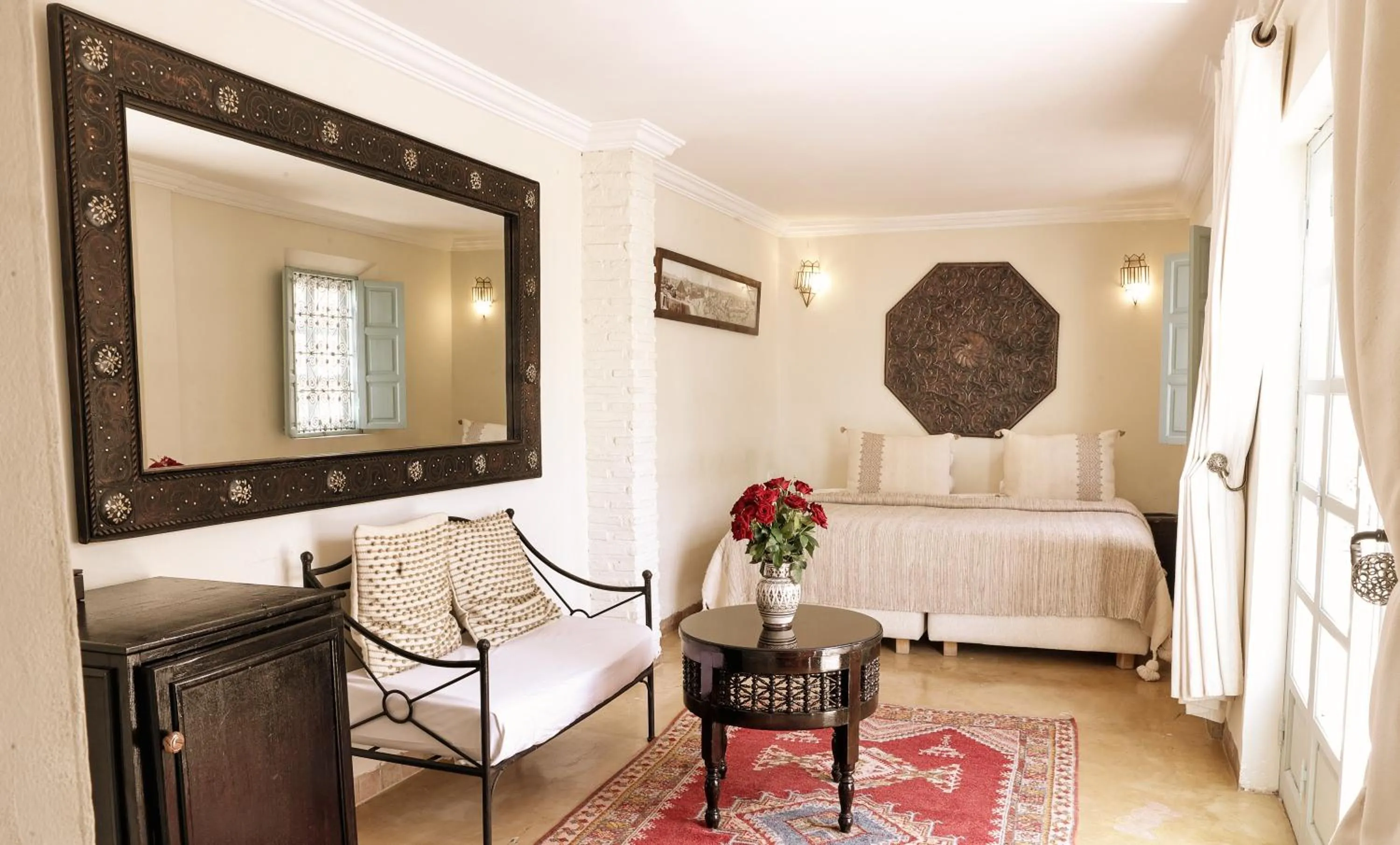 Photo of the whole room, Bed in Marrakech Riads, Angsana Heritage Collection