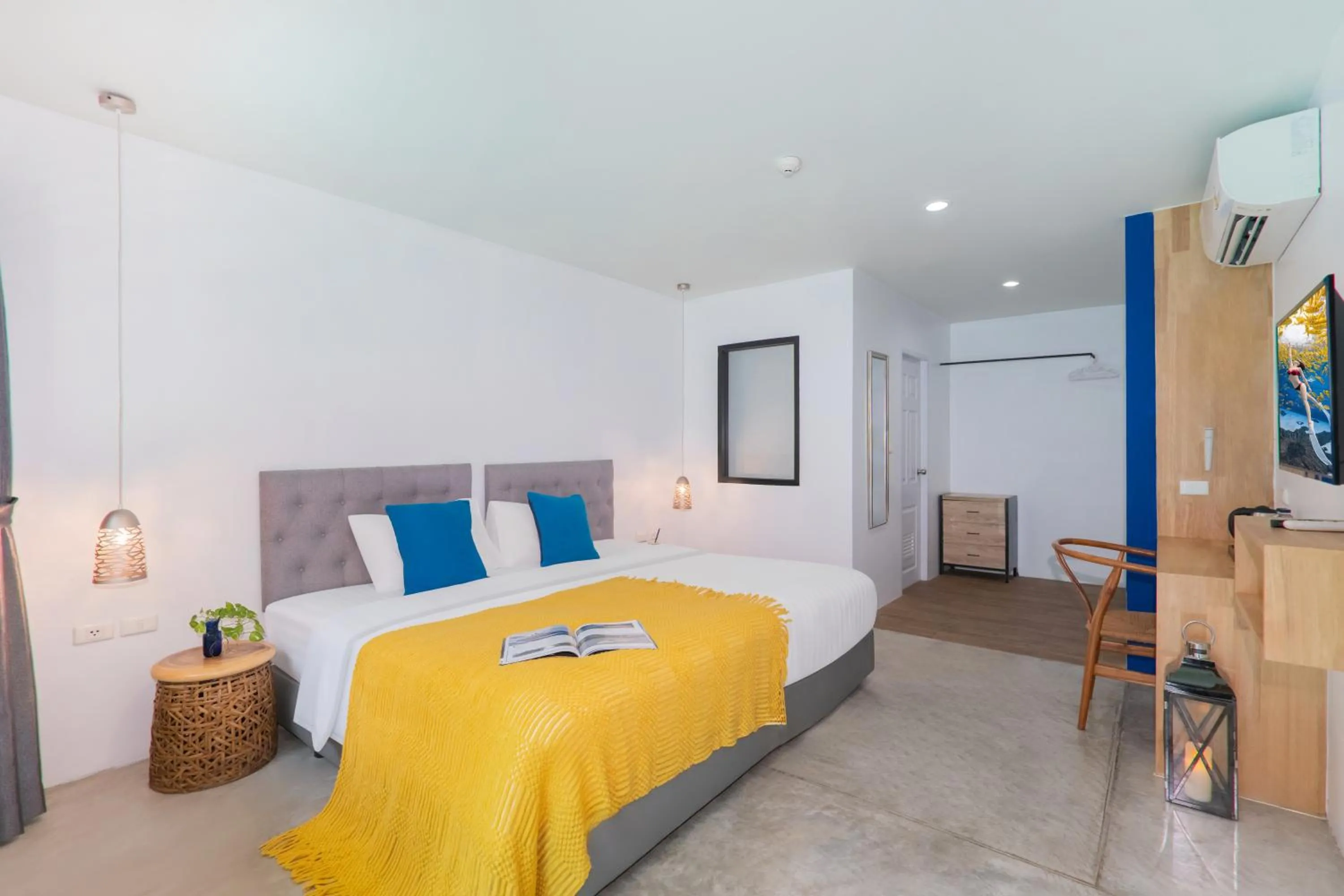 Bed in Kraam Silhouette Hotel and Cafe Phuket- Chalong pier Hotel