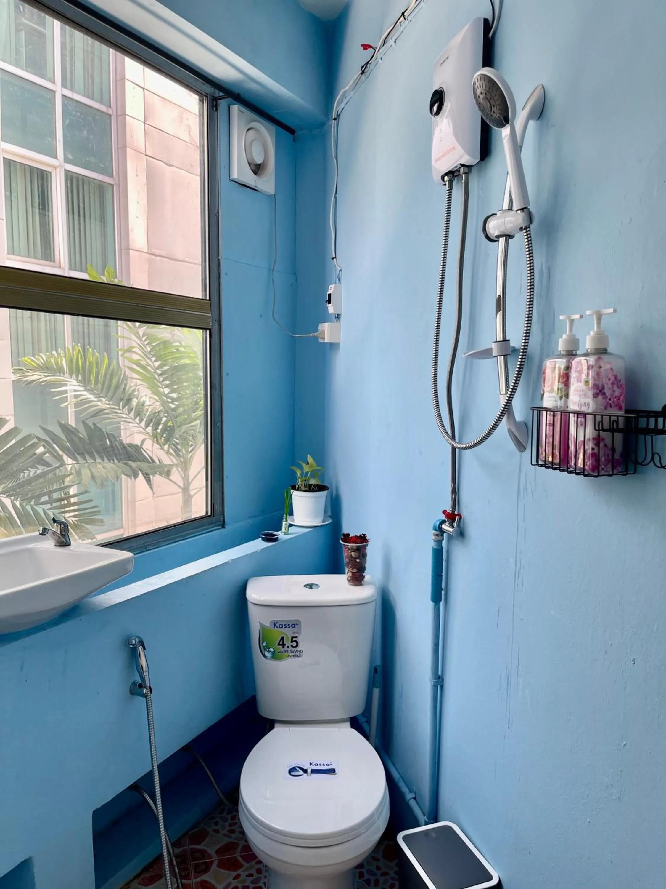 Bathroom in Doodle Lodge Bangkok