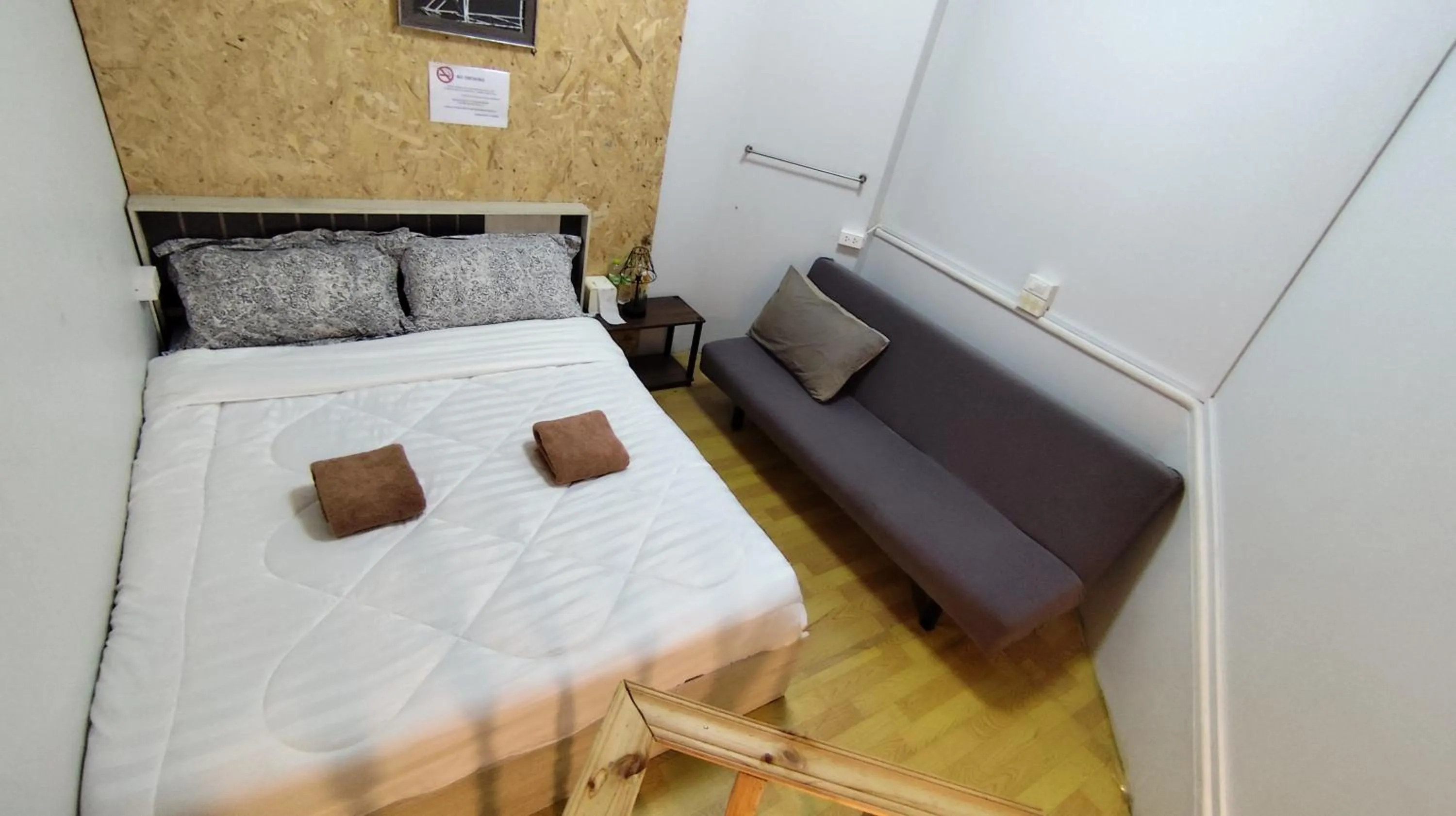 Bed in Doodle Lodge Bangkok