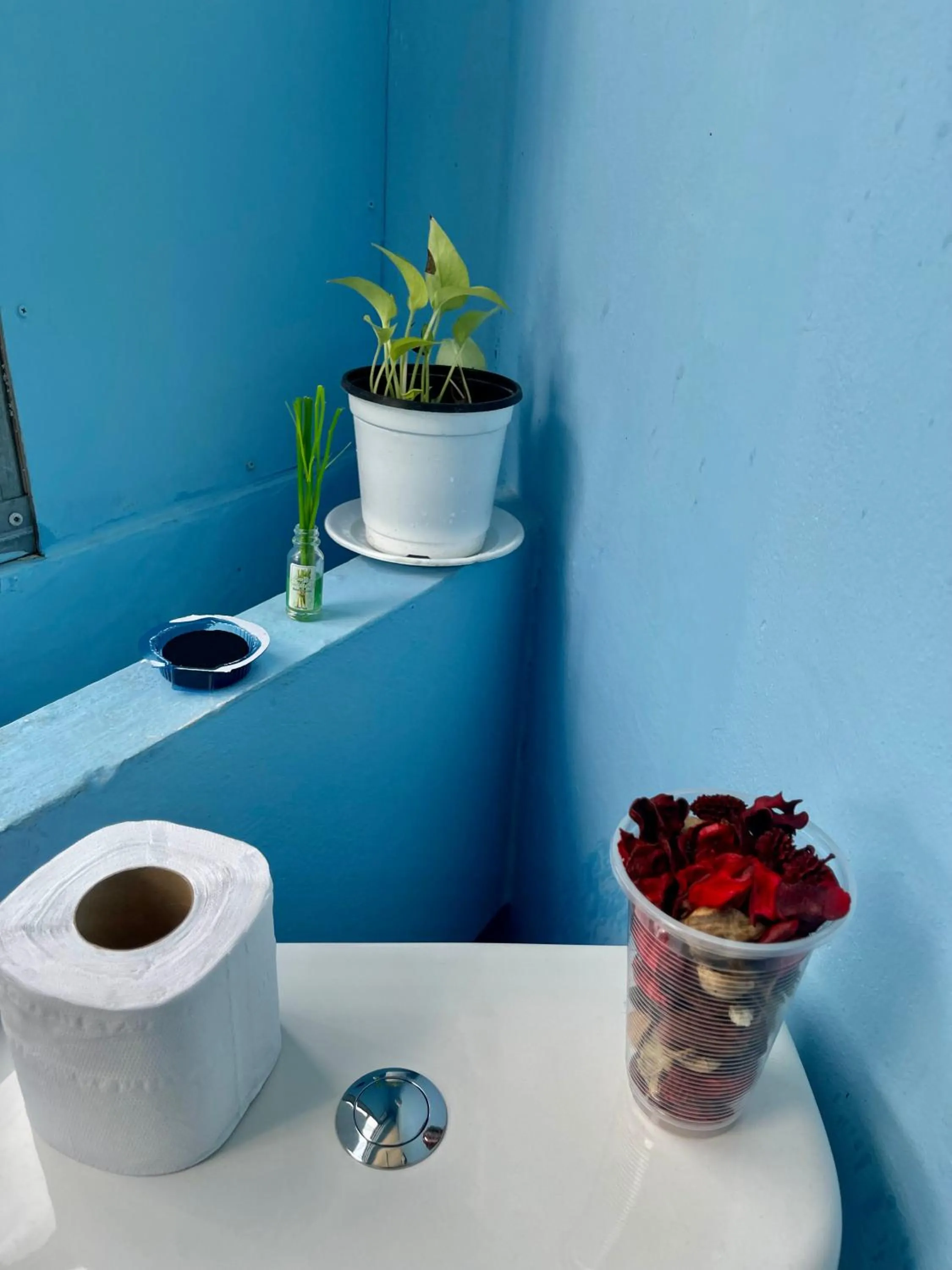 Bathroom in Doodle Lodge Bangkok