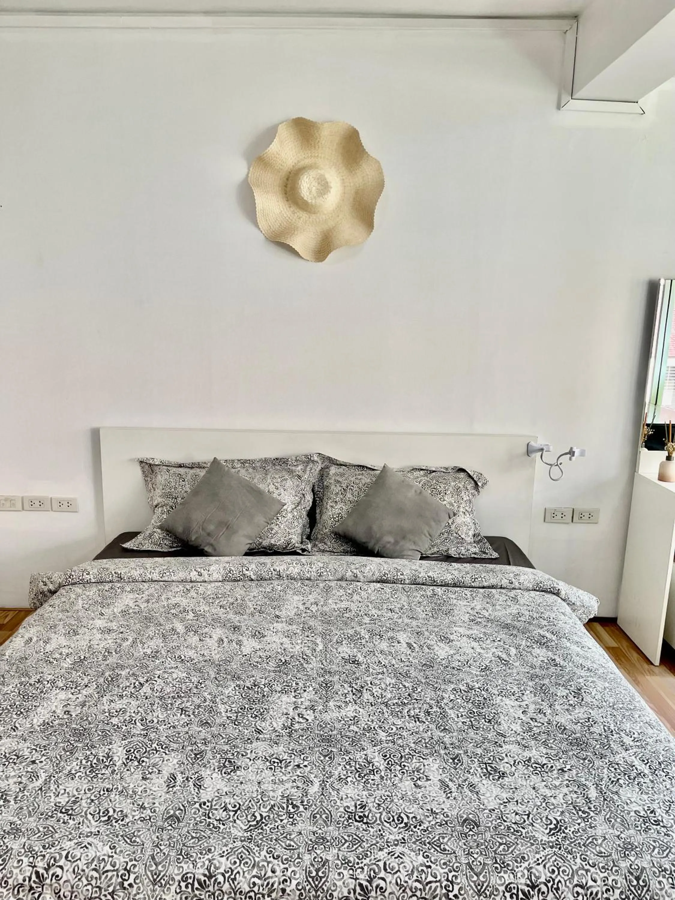 Bed in Doodle Lodge Bangkok