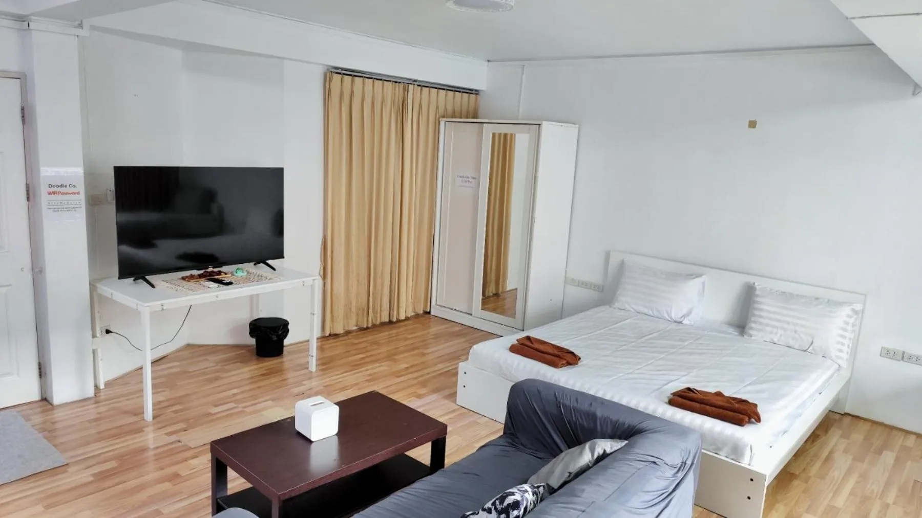 Bed in Doodle Lodge Bangkok