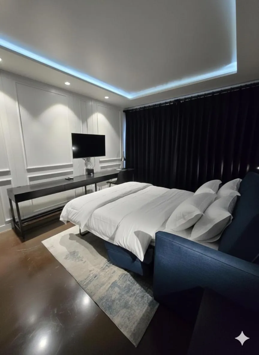 Living room, Bed in Hotel Tano Guam