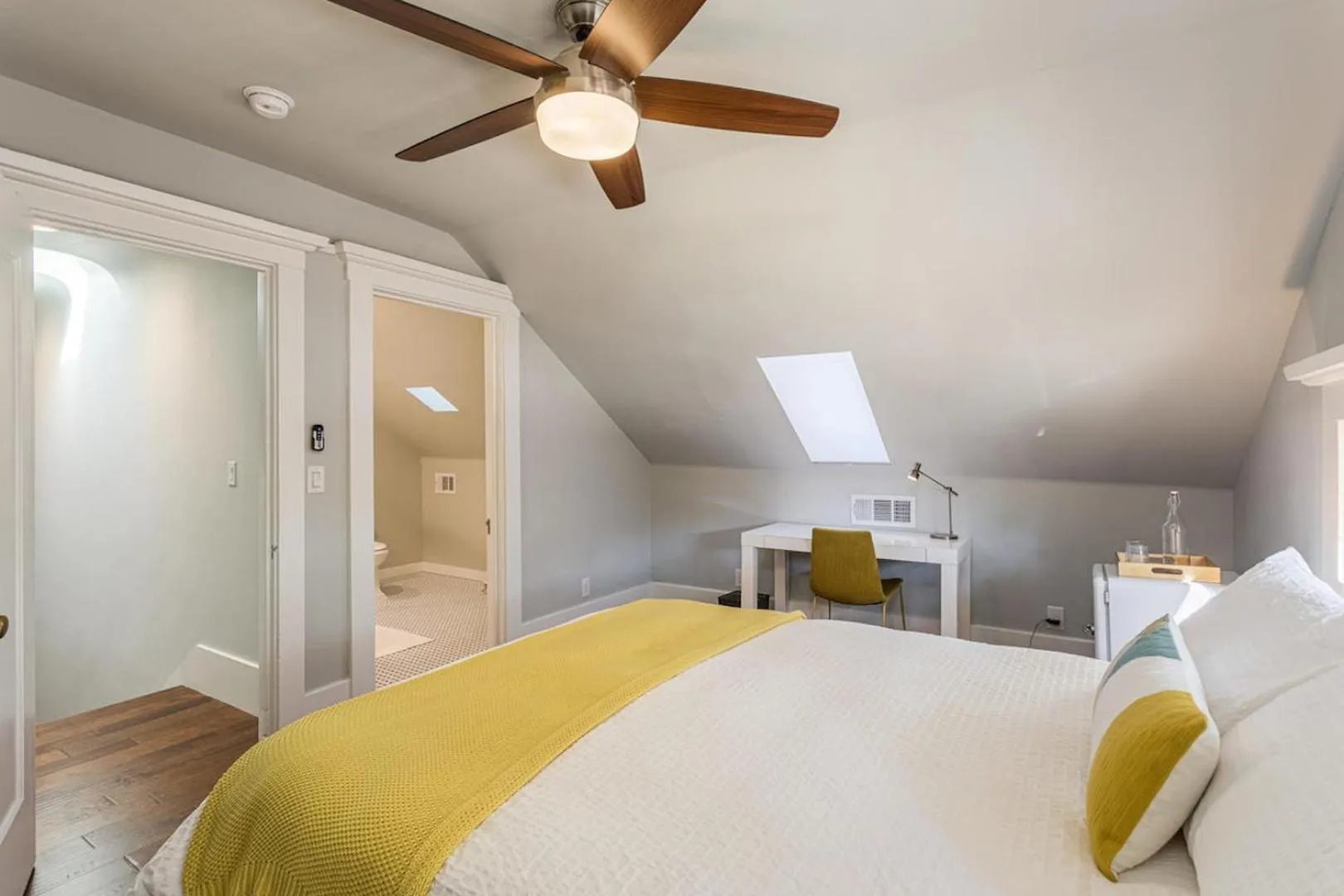 Bedroom, Bed in Family Laundry & Spa