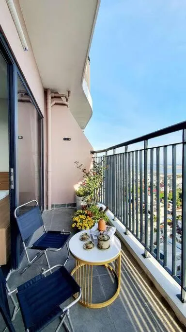 Lucky CH 1403 The Light