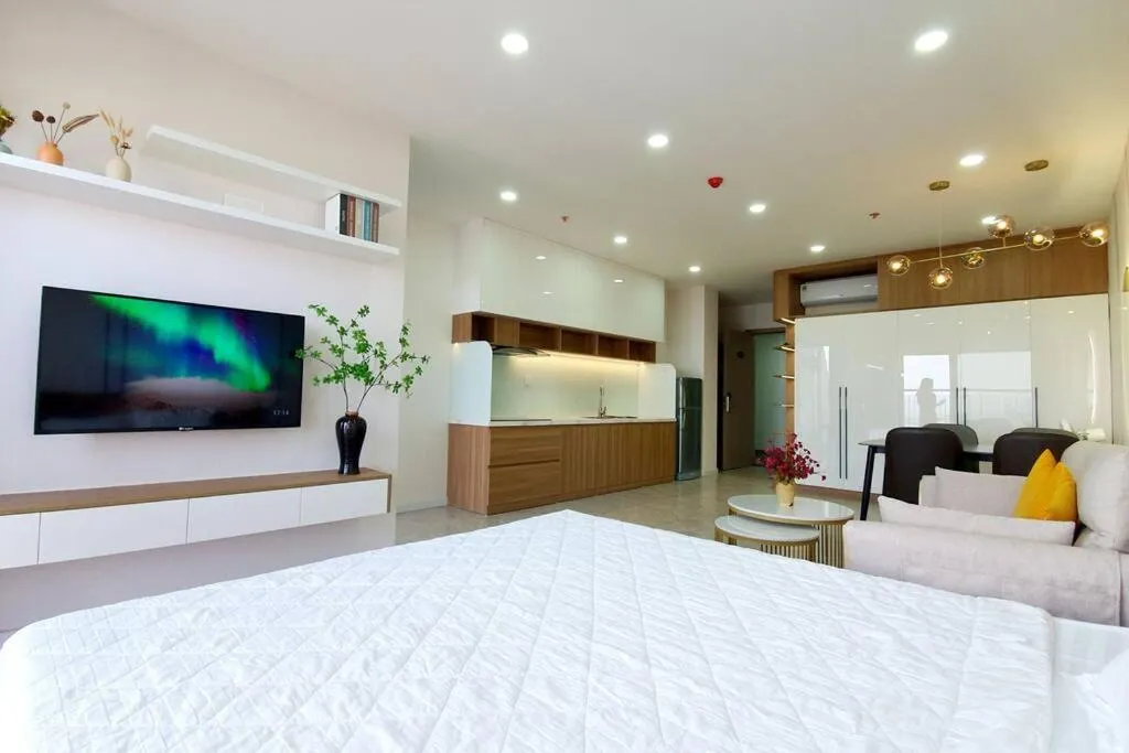 Lucky CH 1403 The Light