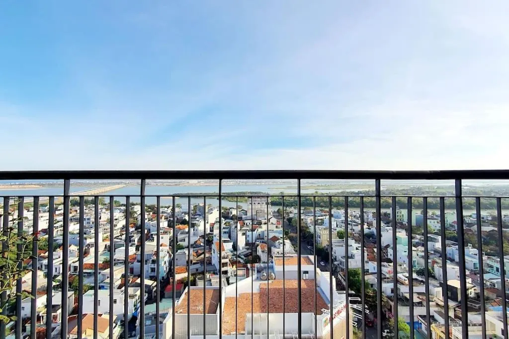 Lucky CH 1403 The Light