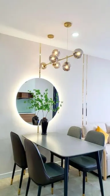 Lucky CH 1403 The Light