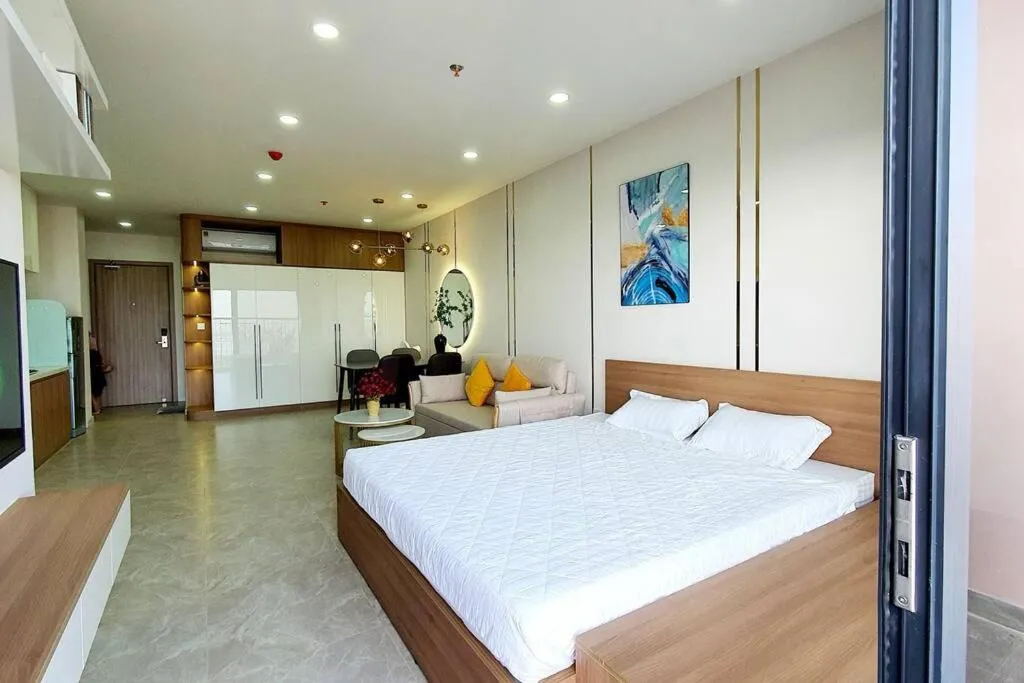 Lucky CH 1403 The Light